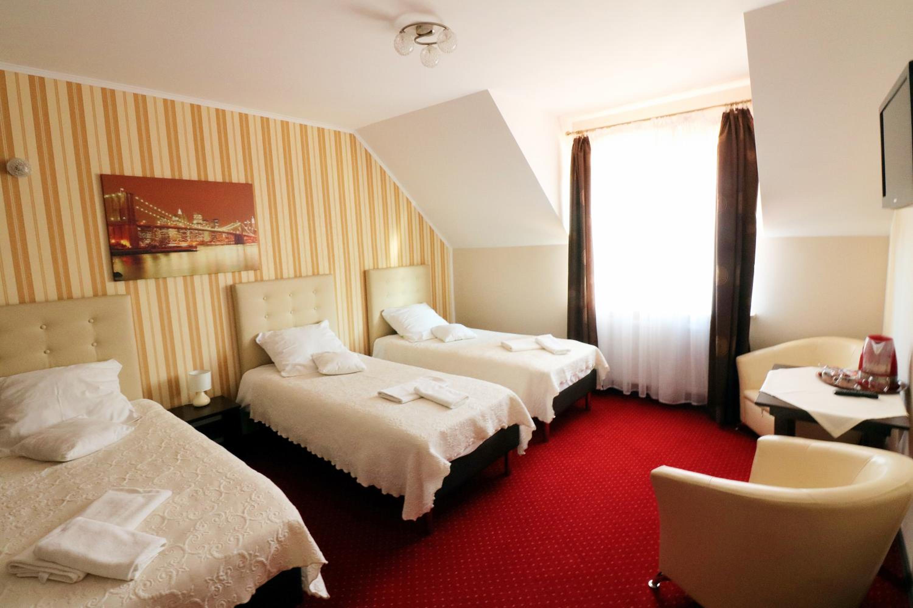 Triple Room - Photo 1