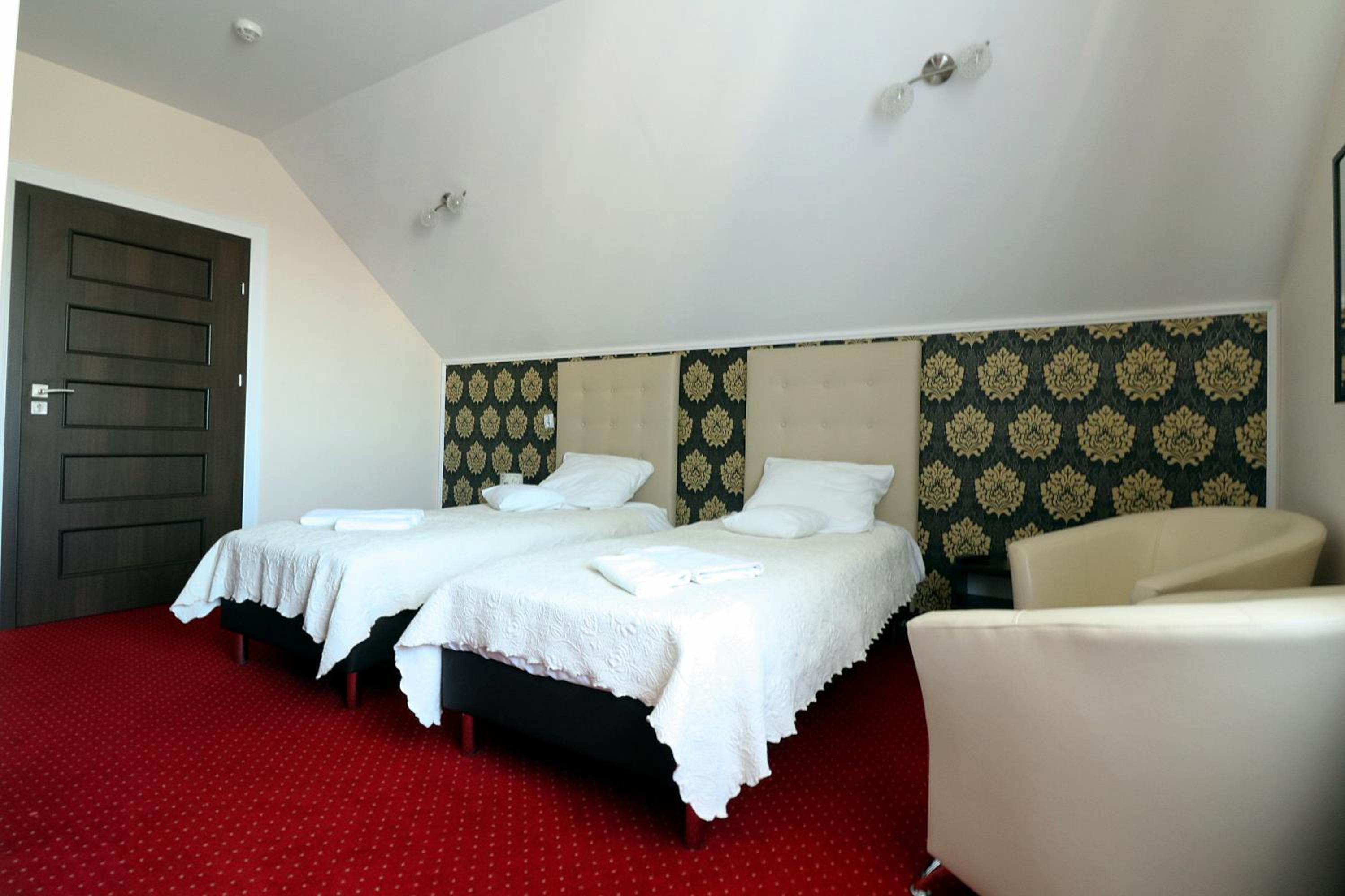 Twin Room - Photo 7