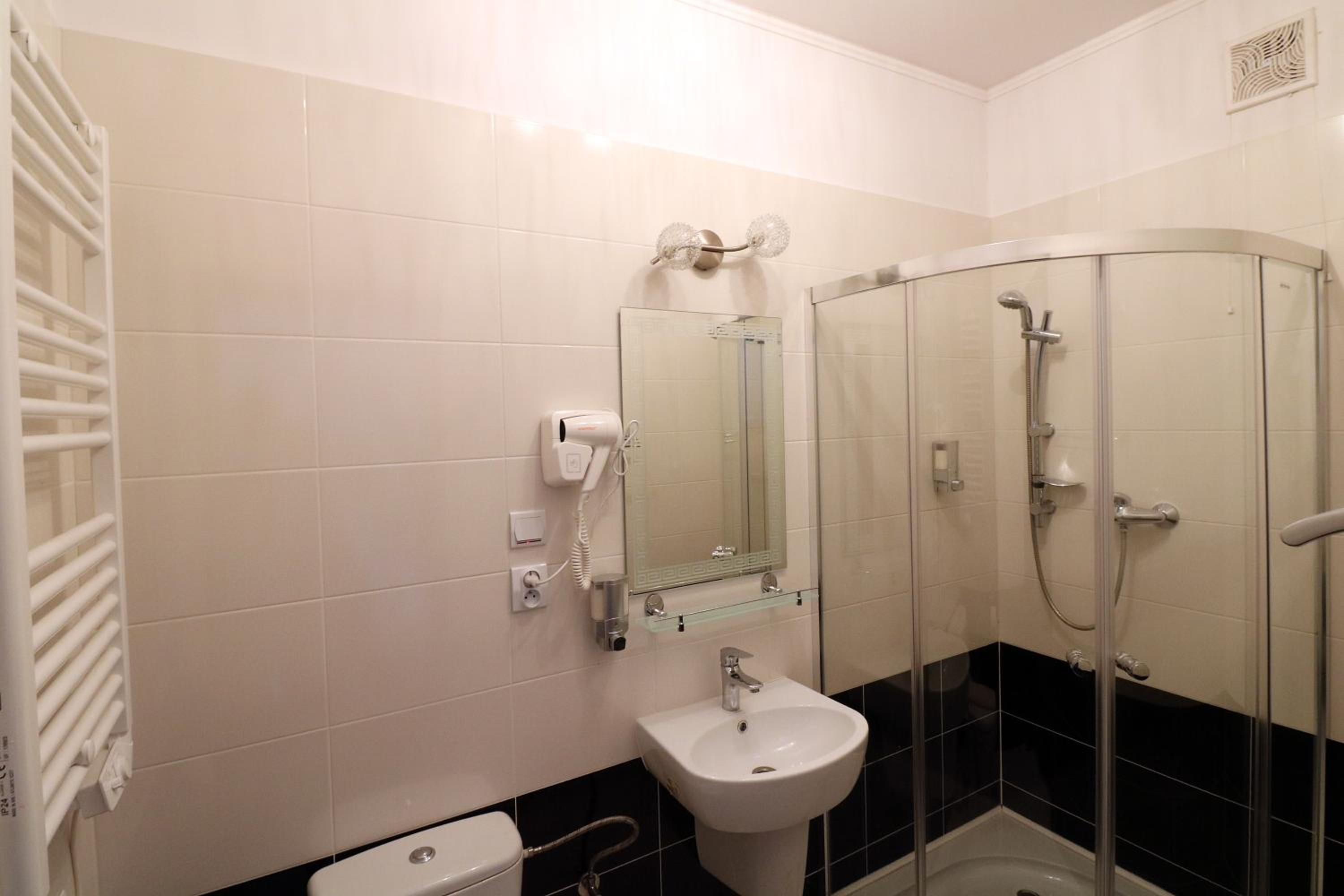 Twin Room - Photo 6