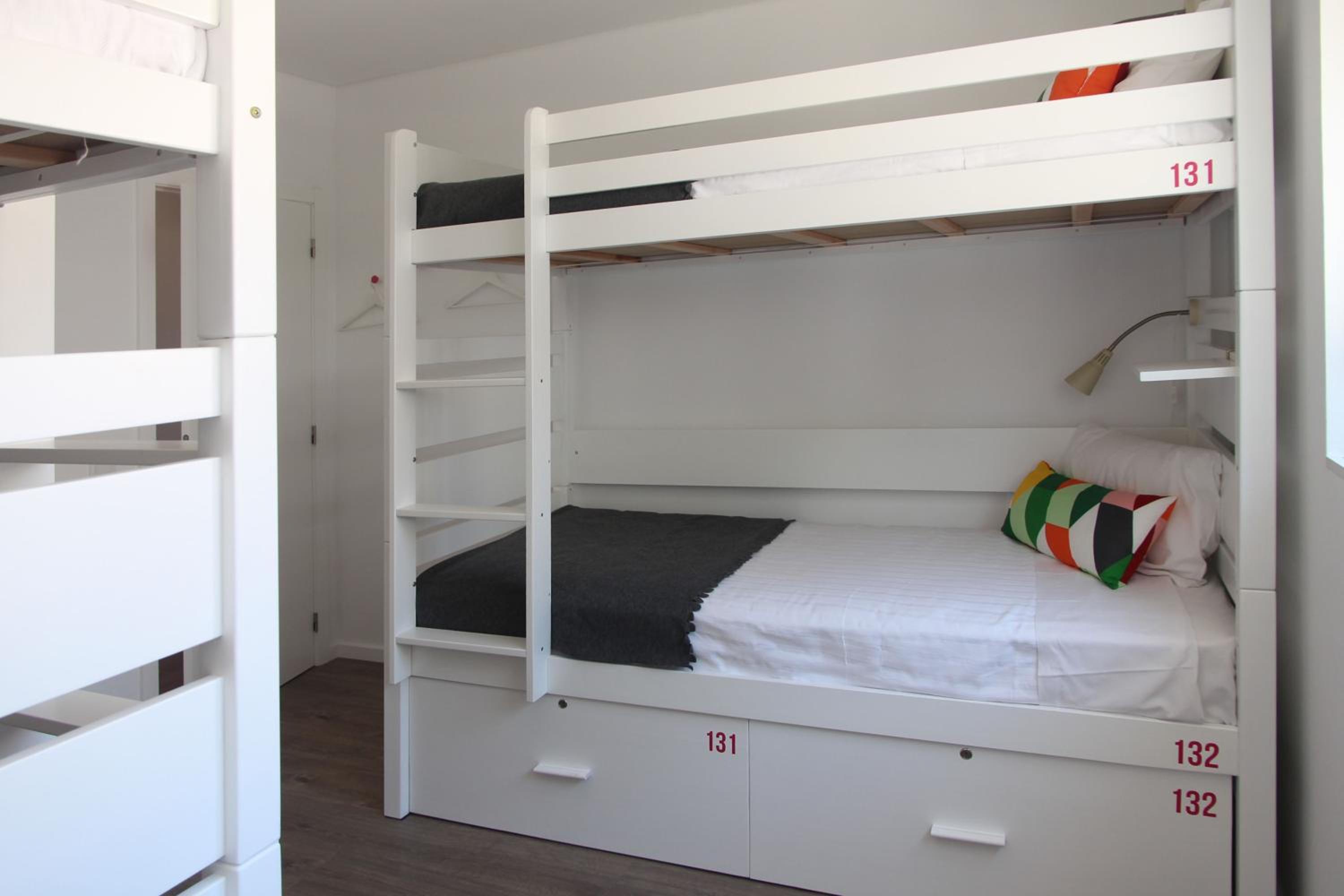 Single Bed in 4-Bed Dormitory Room photo 2