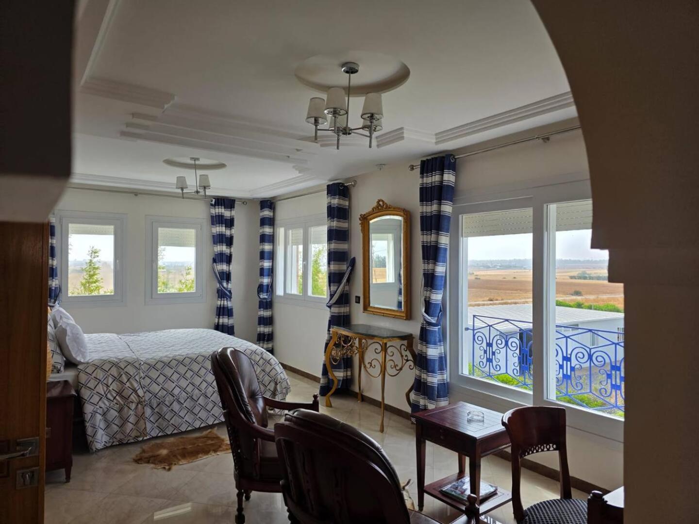 Deluxe Family Suite photo 2
