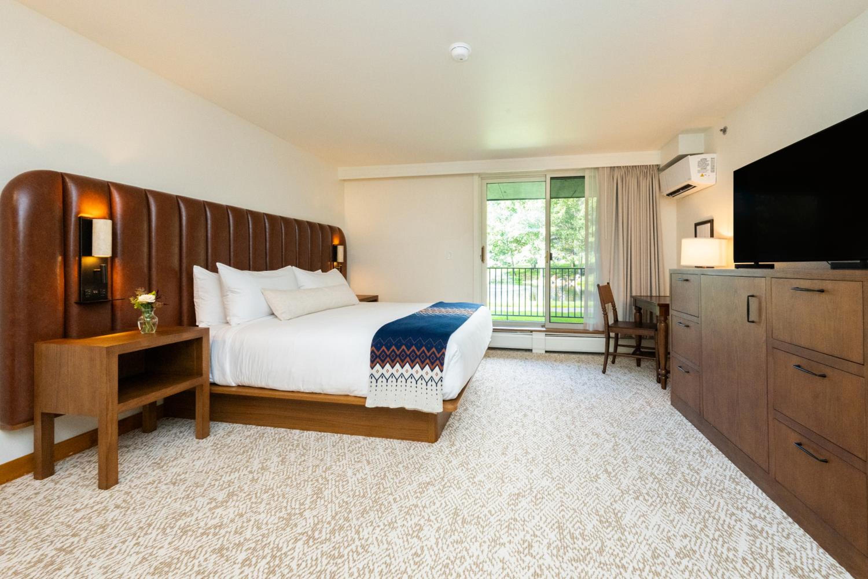 Standard King Room photo 2