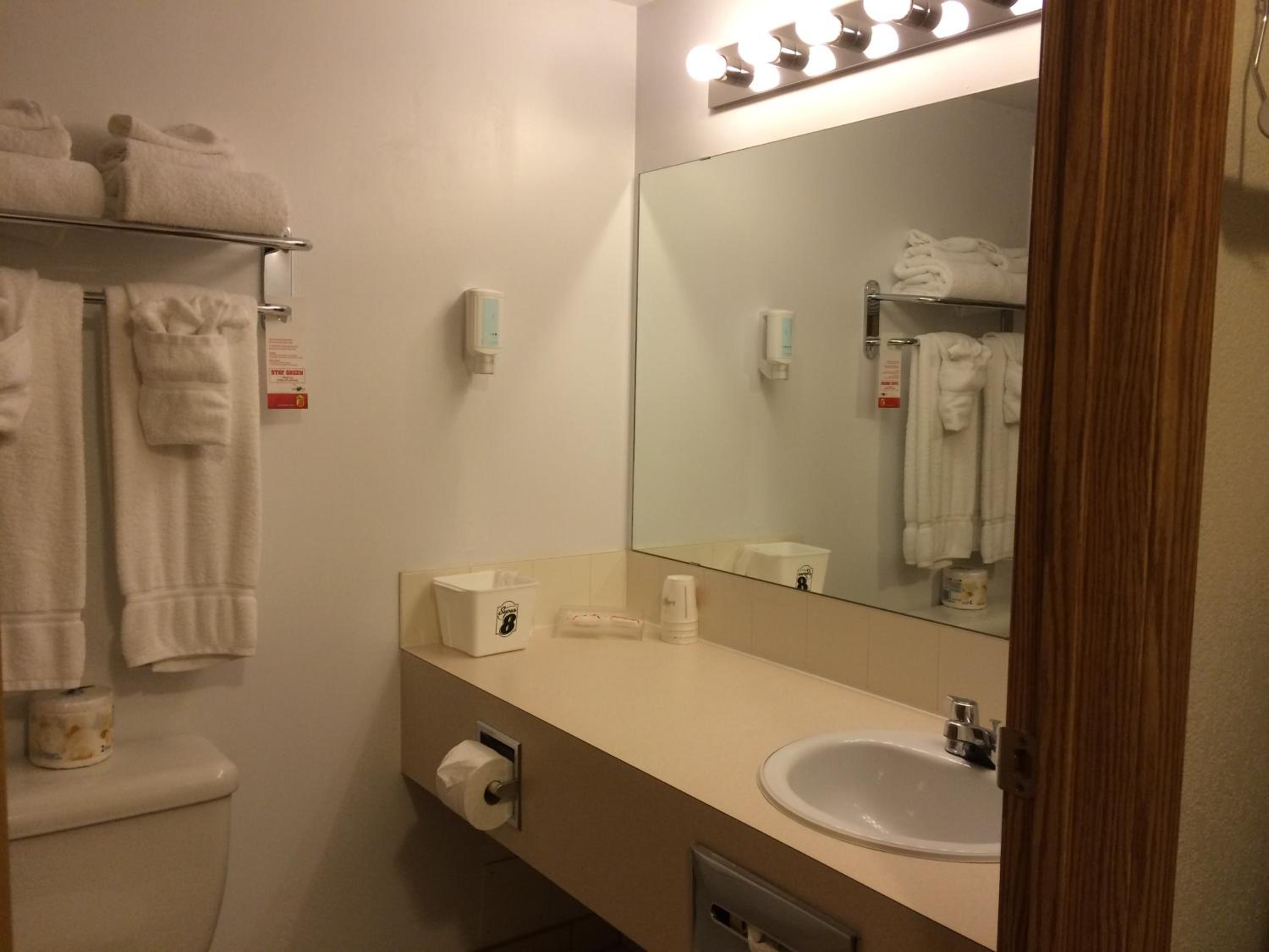 King Room - Disability Access/Non-Smoking photo 3