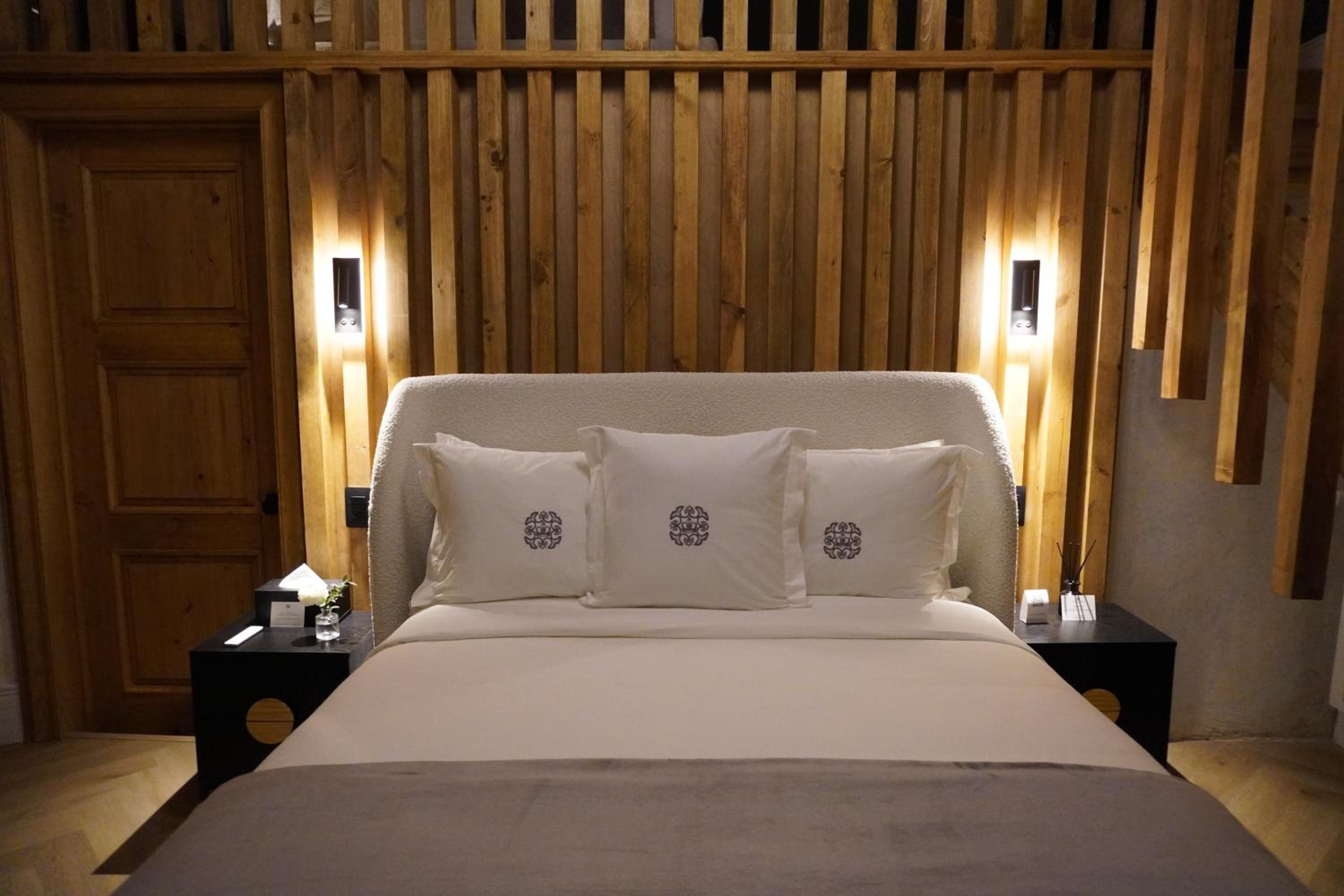 Twin Room with Private Bathroom photo 3