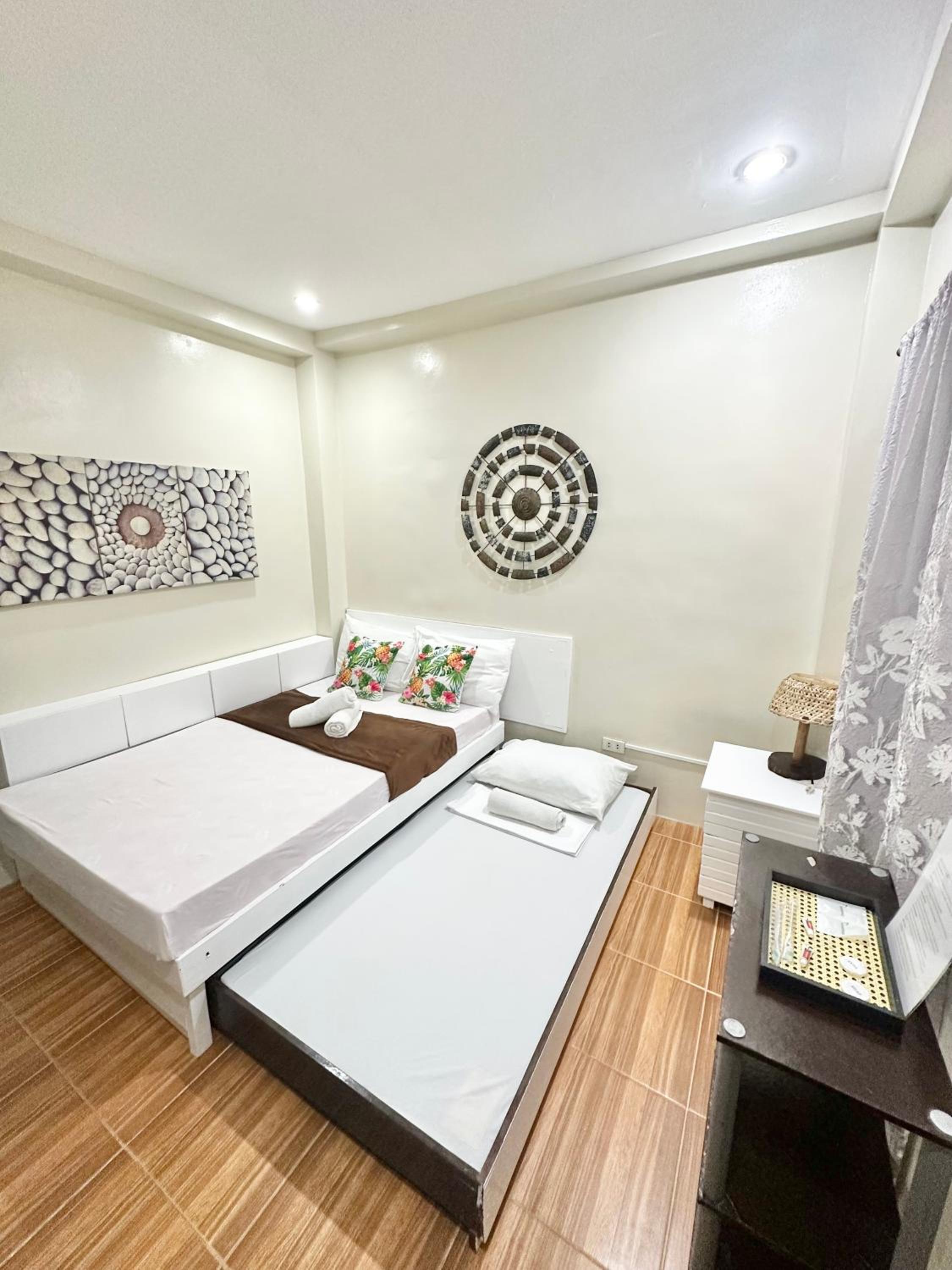 Deluxe Triple Room - Photo 2