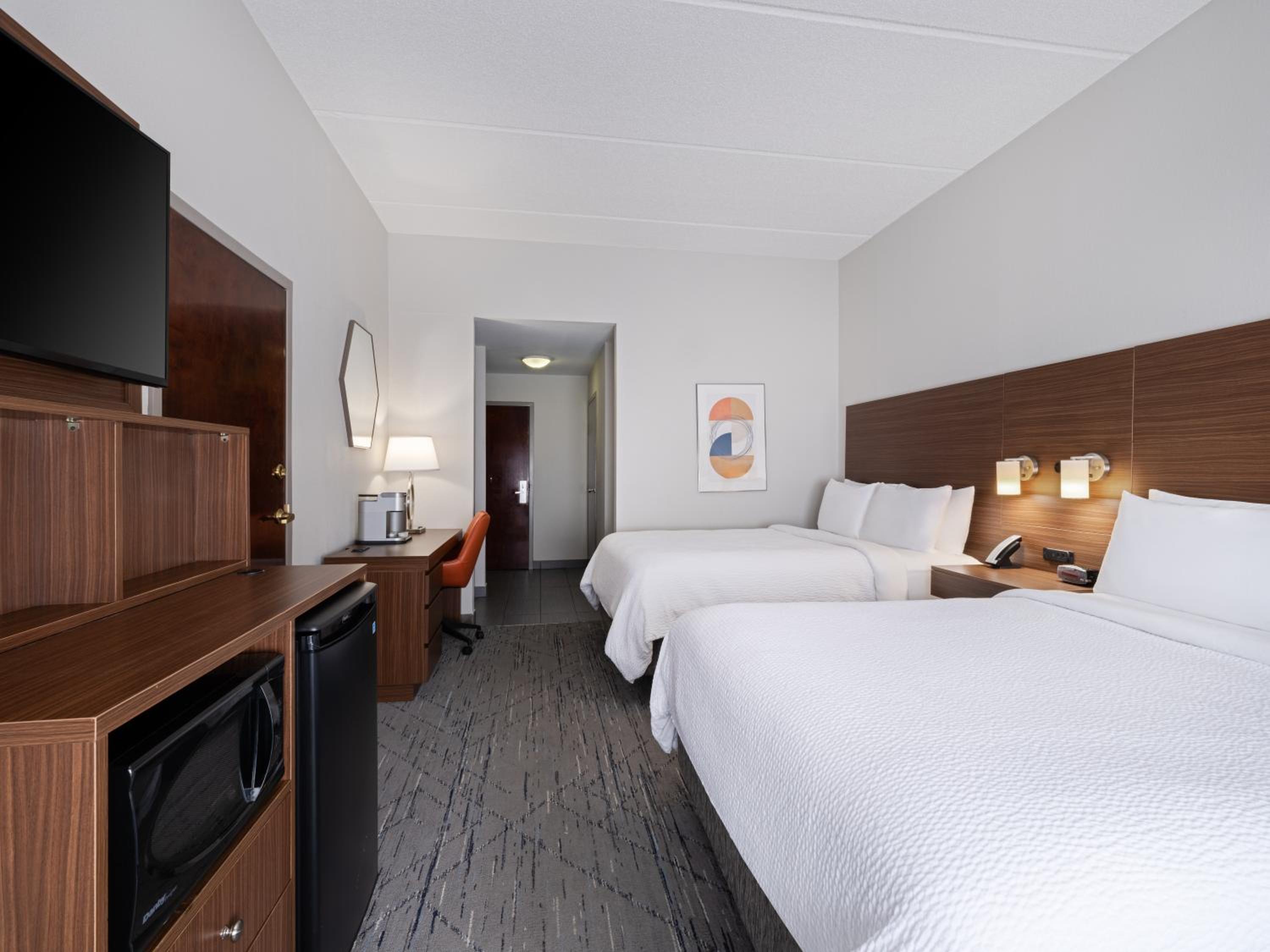 Standard Queen Room with Two Queen Beds and Mobility Accessible Tub - Photo 1