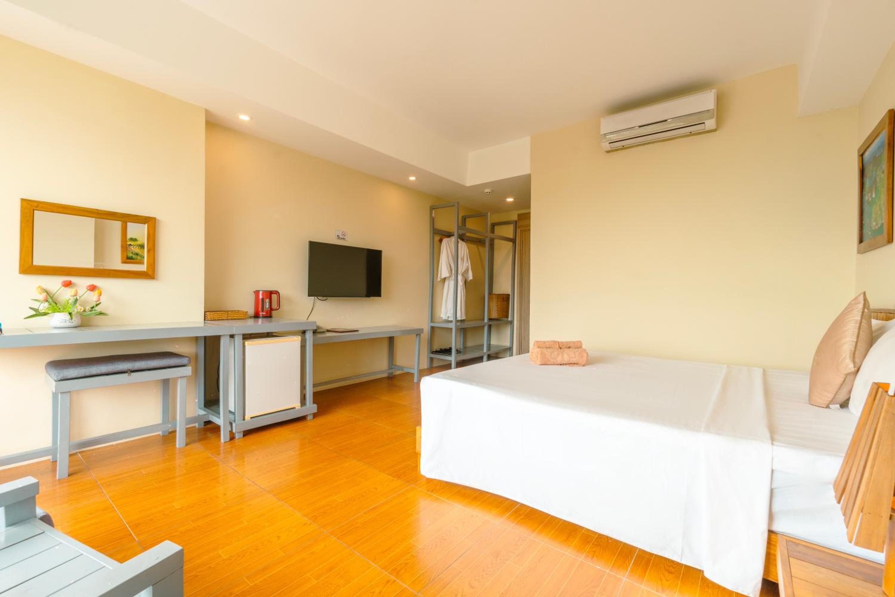 Superior Double or Twin Room with Mountain View photo 3