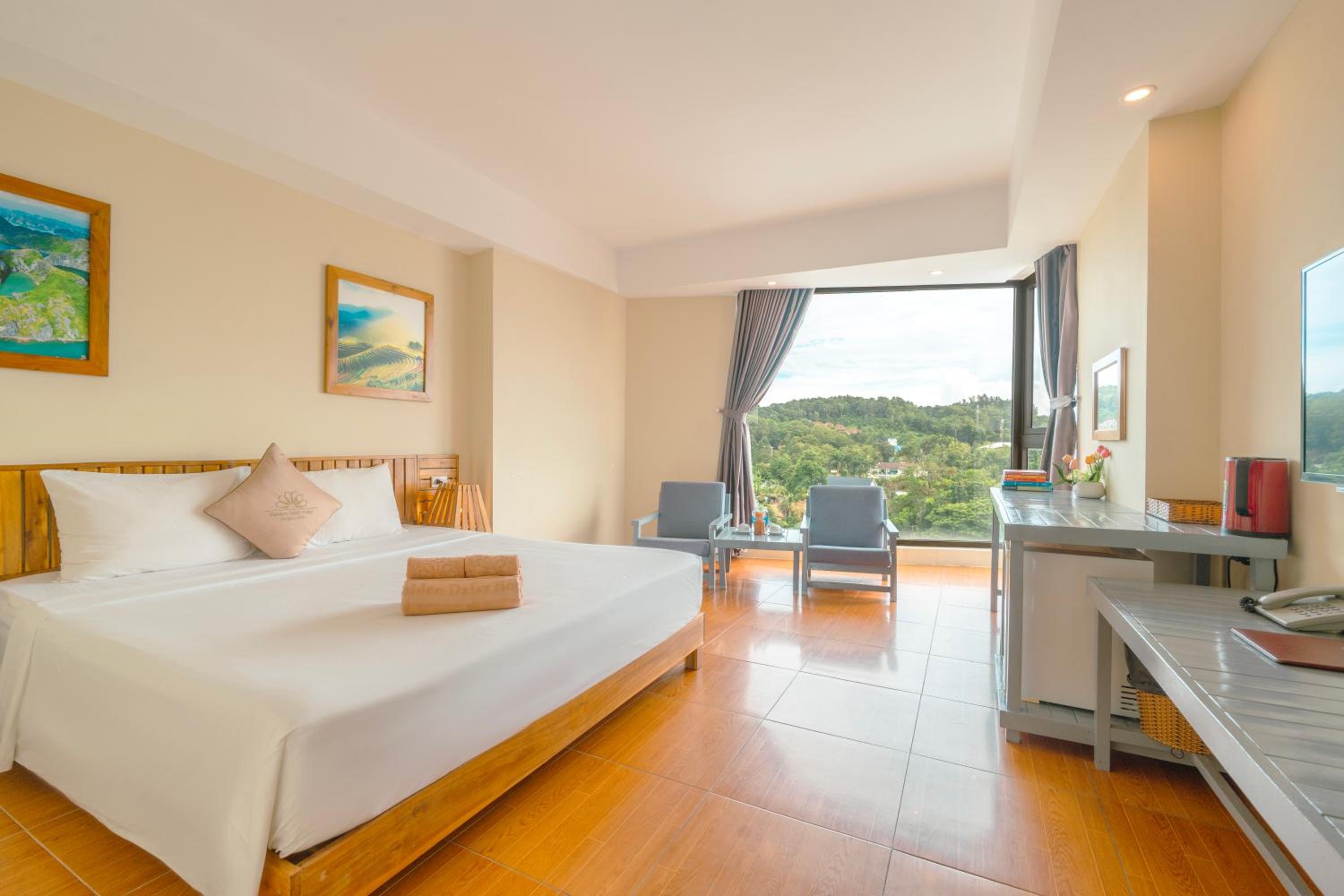 Superior Double or Twin Room with Mountain View photo 1
