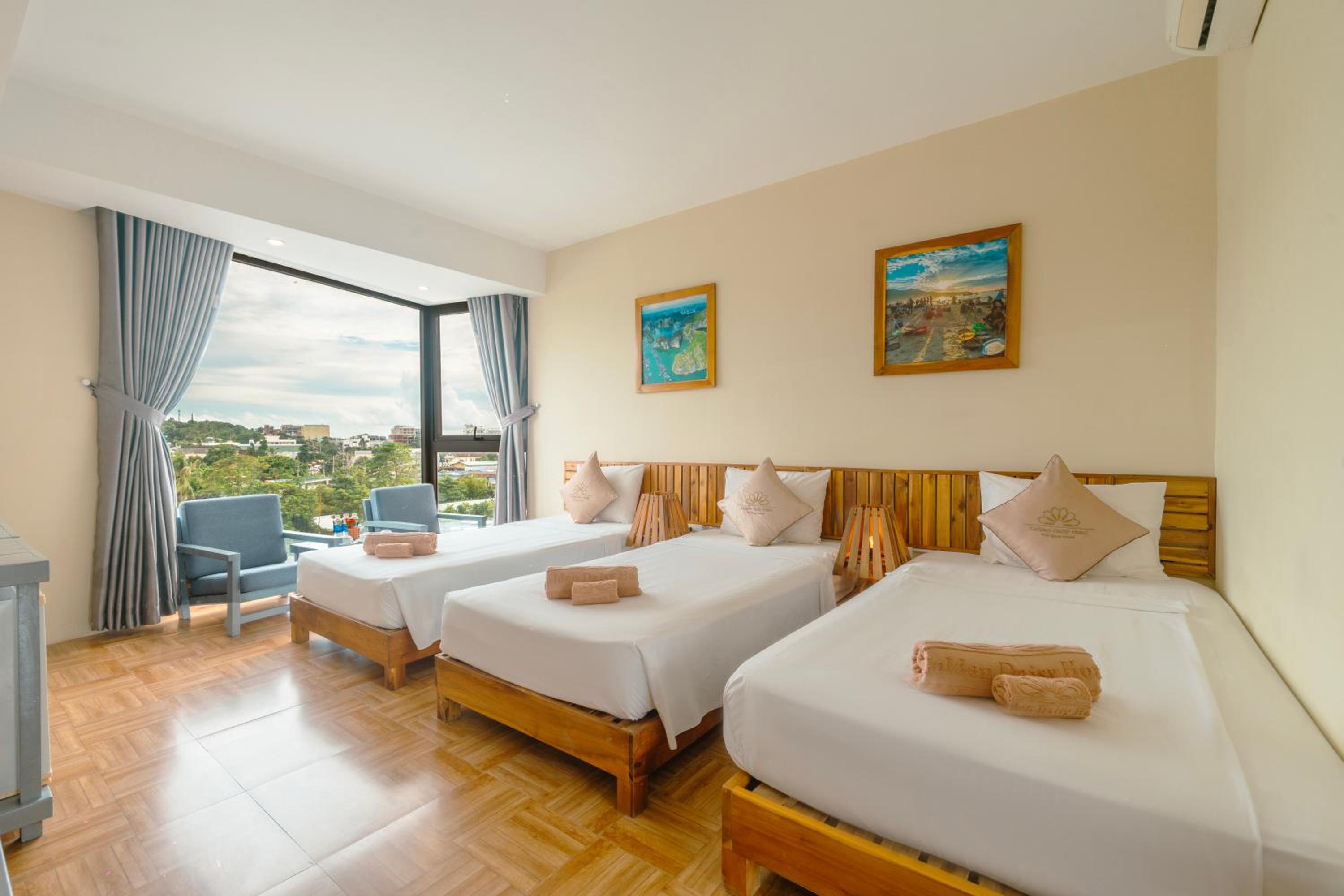 Deluxe Triple Room photo 3