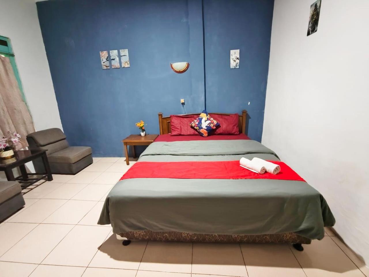 Deluxe King Suite