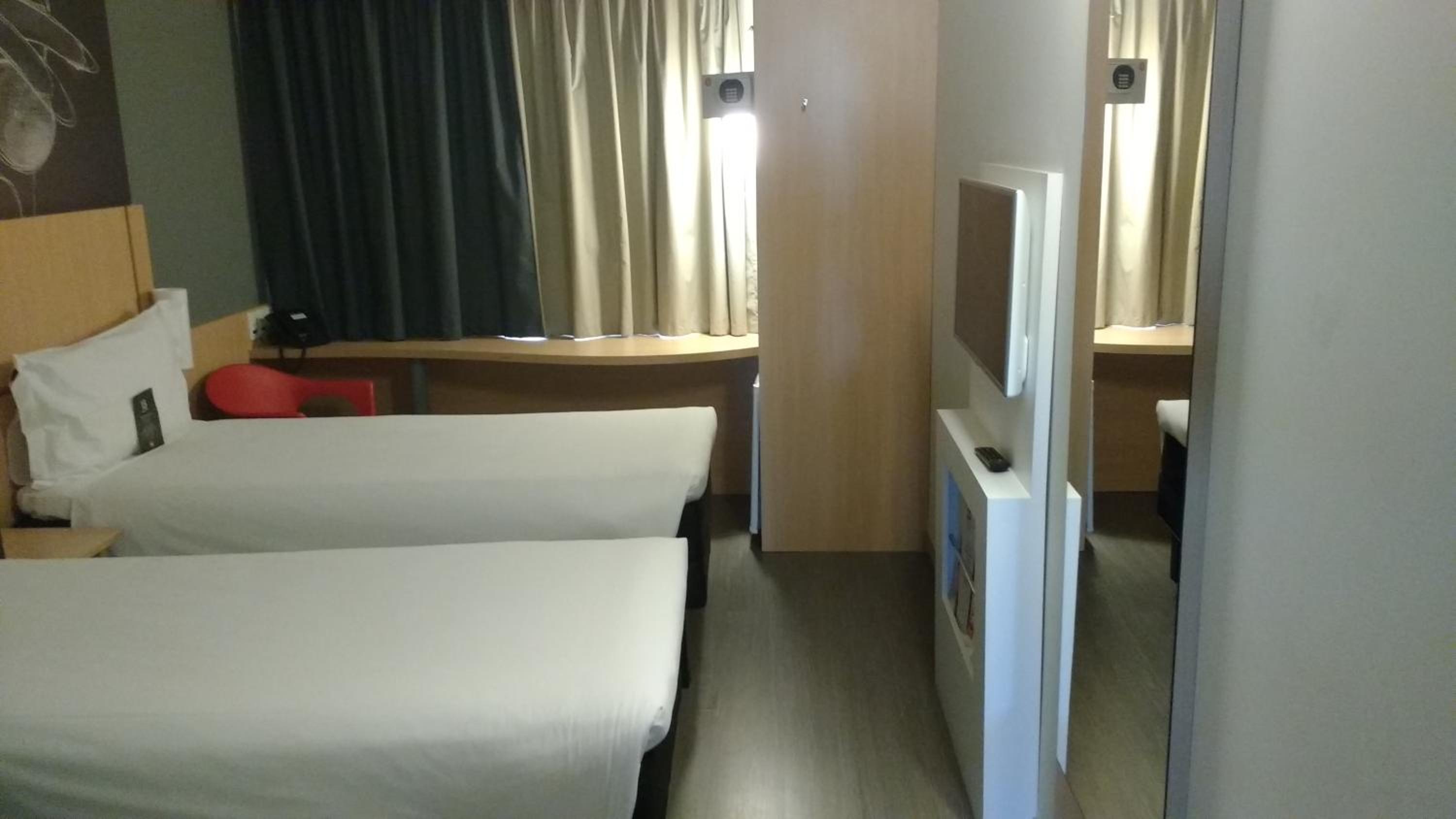 Standard Apartment with Two Single Beds photo 1