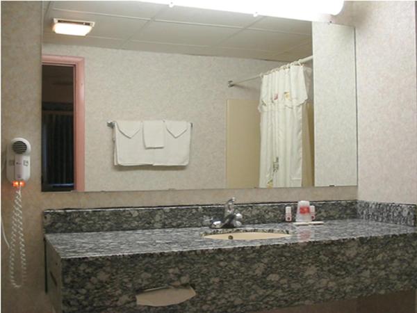 Double Room with Two Double Beds - Non-Smoking photo 2