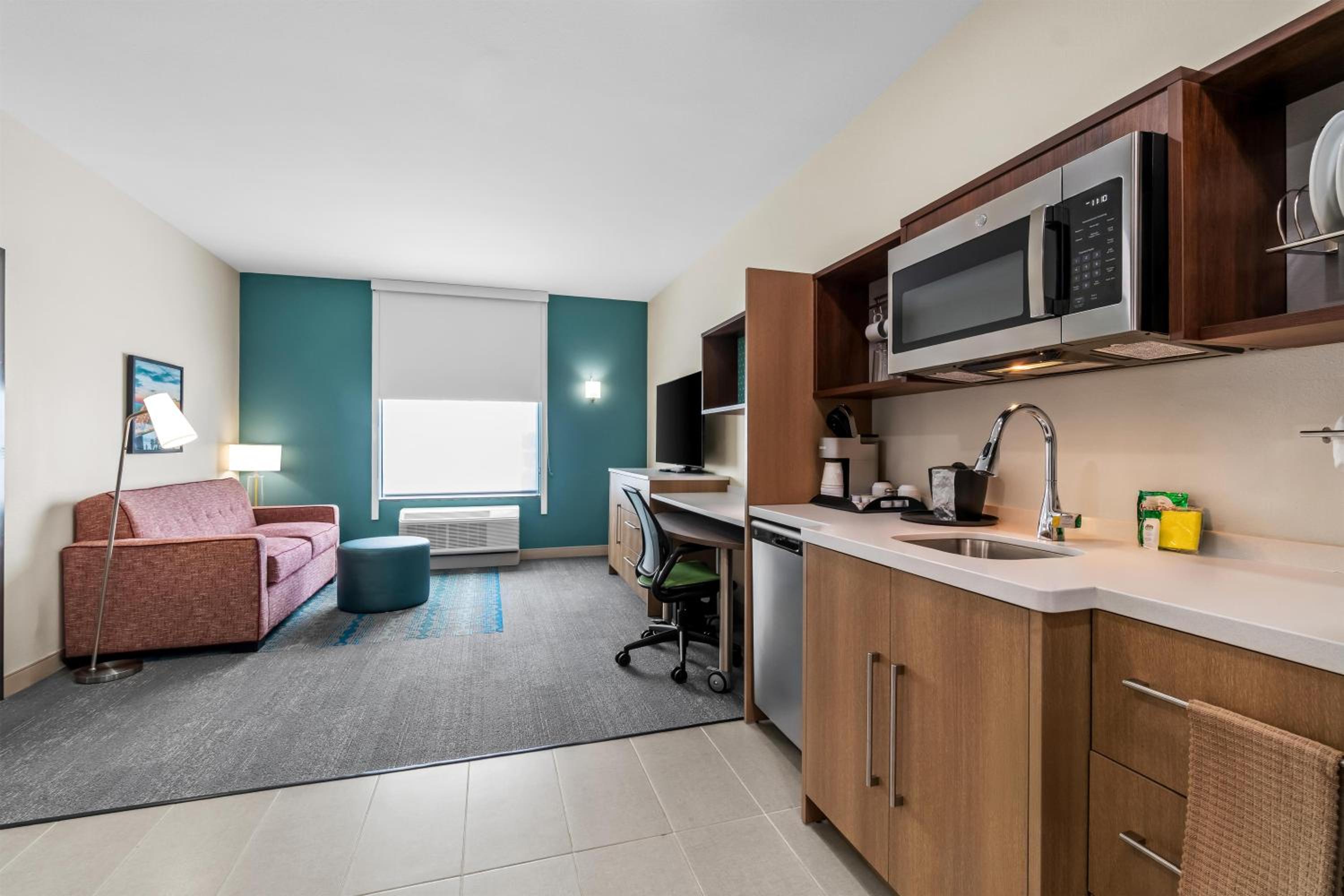 One-Bedroom King Suite - Photo 2