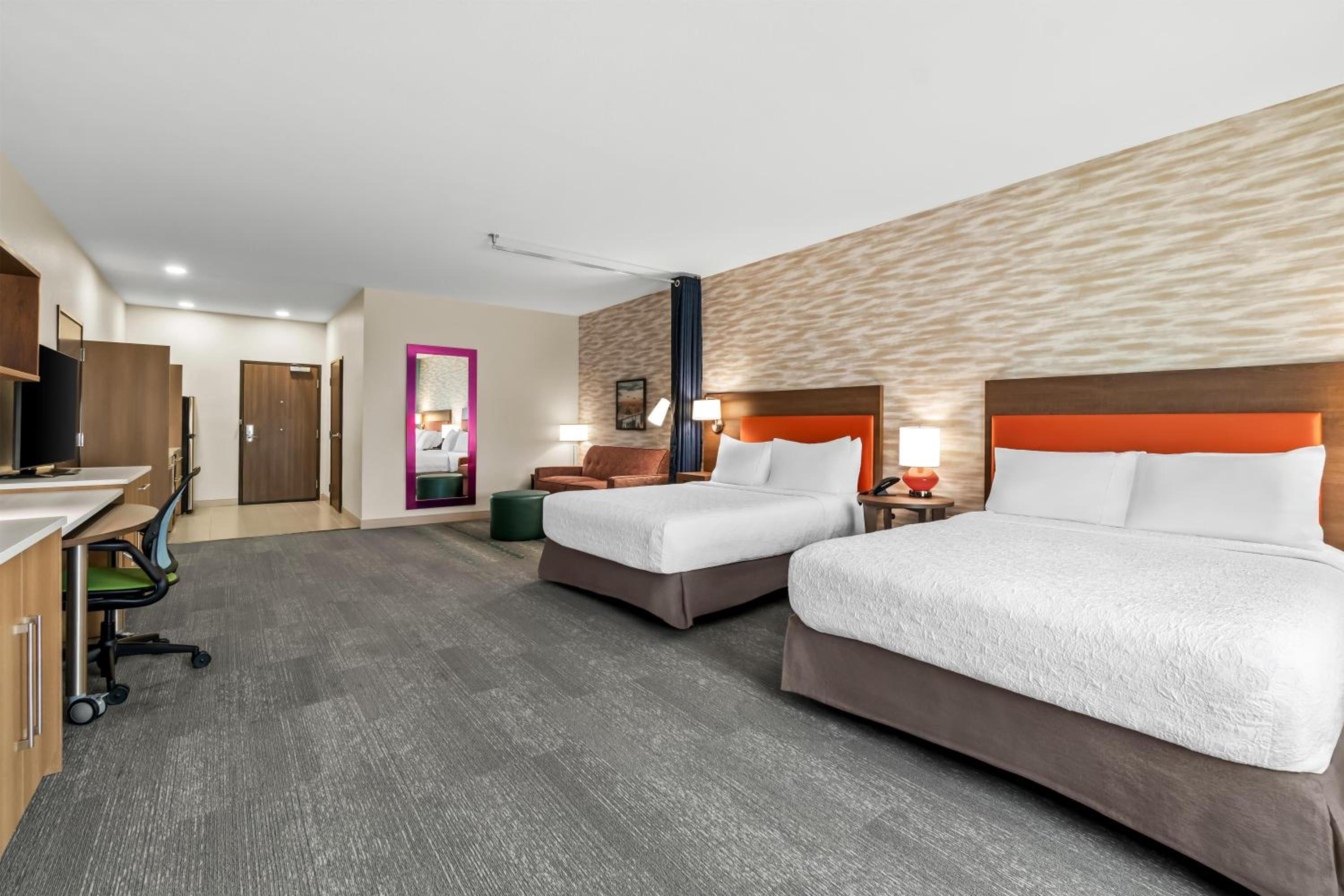 Studio Suite with Two Queen Beds and Tub - Mobility Access photo 2