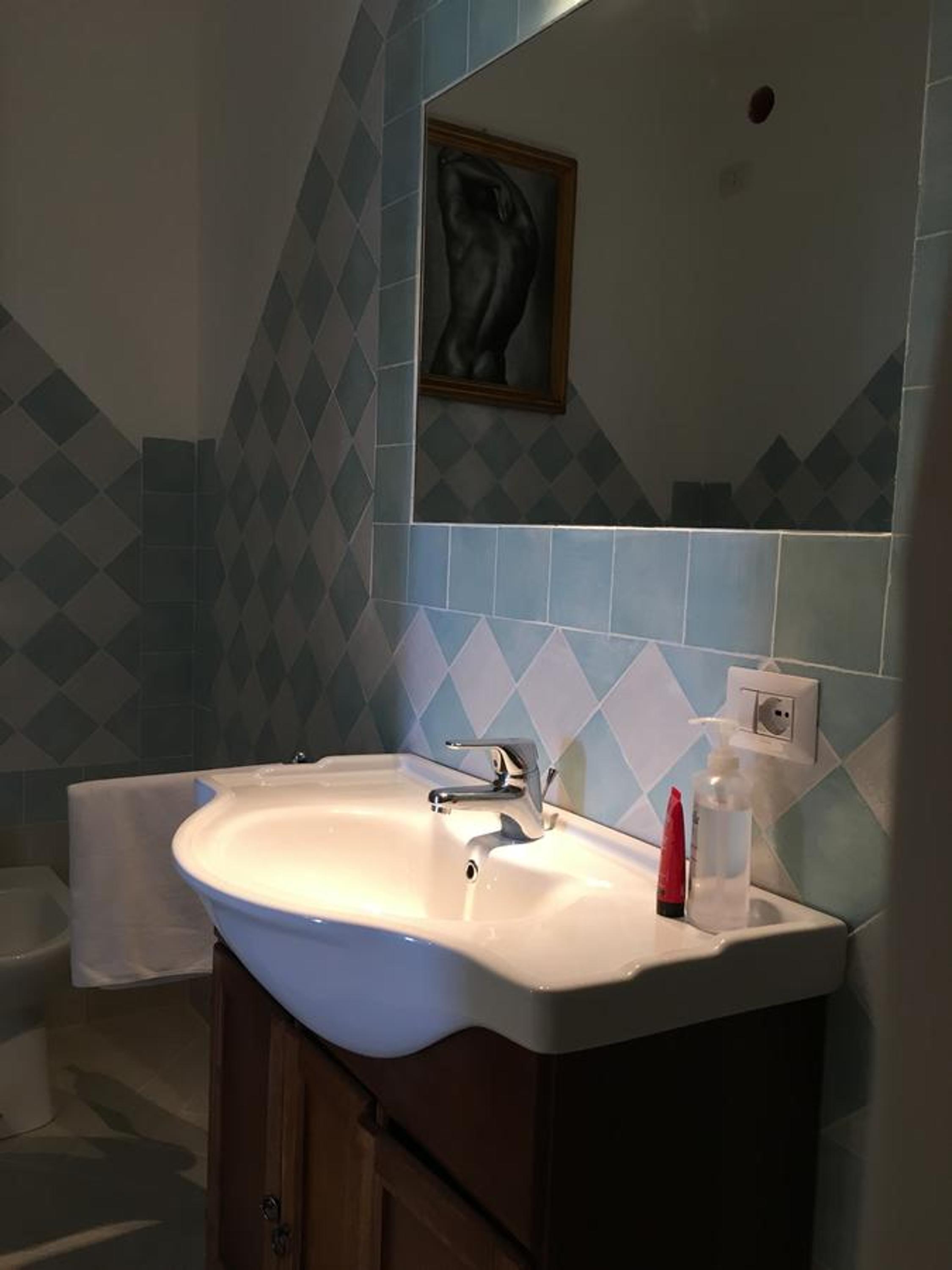 Double or Twin Room with Bathroom - Photo 3