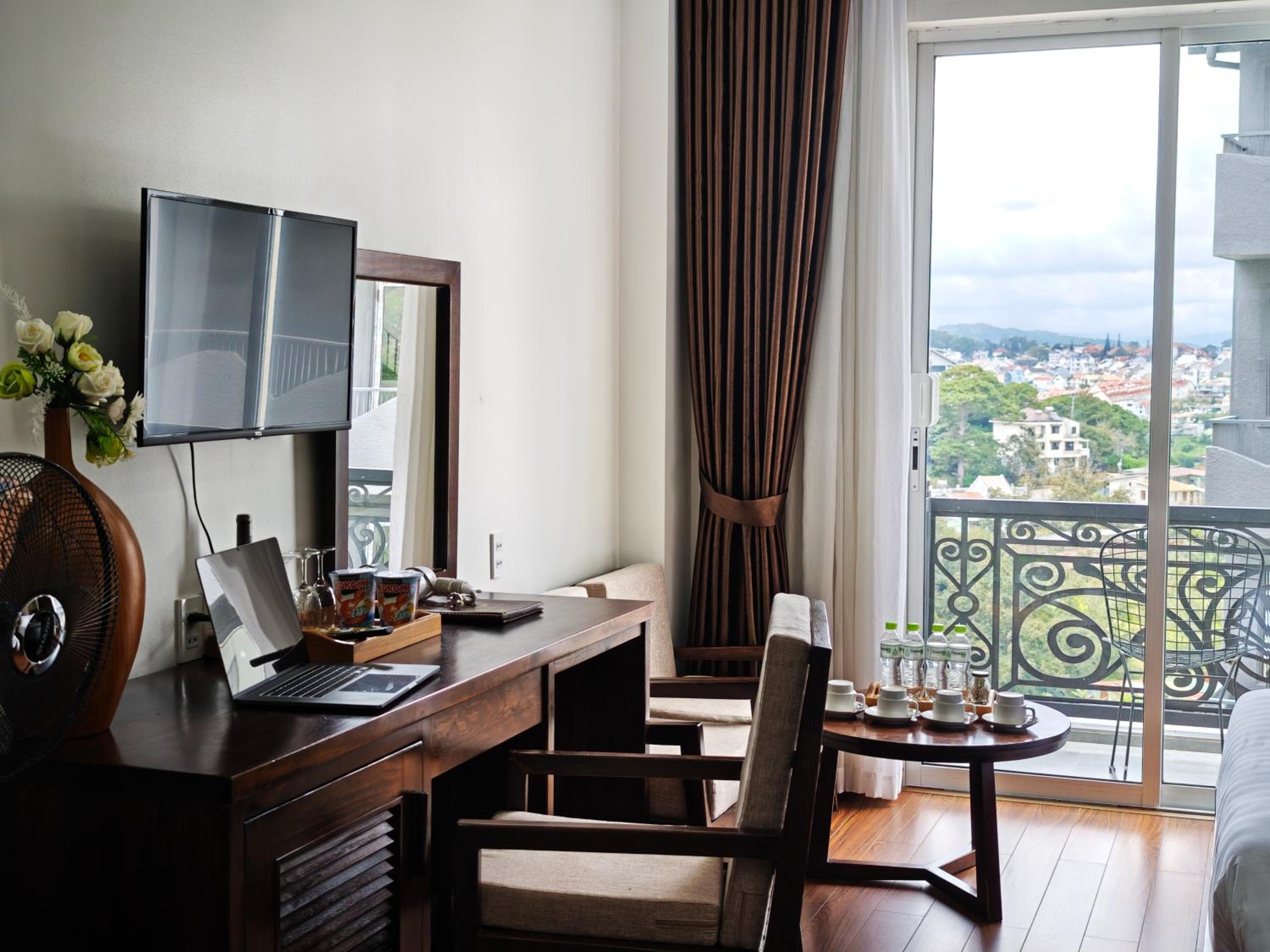 Deluxe Family Room