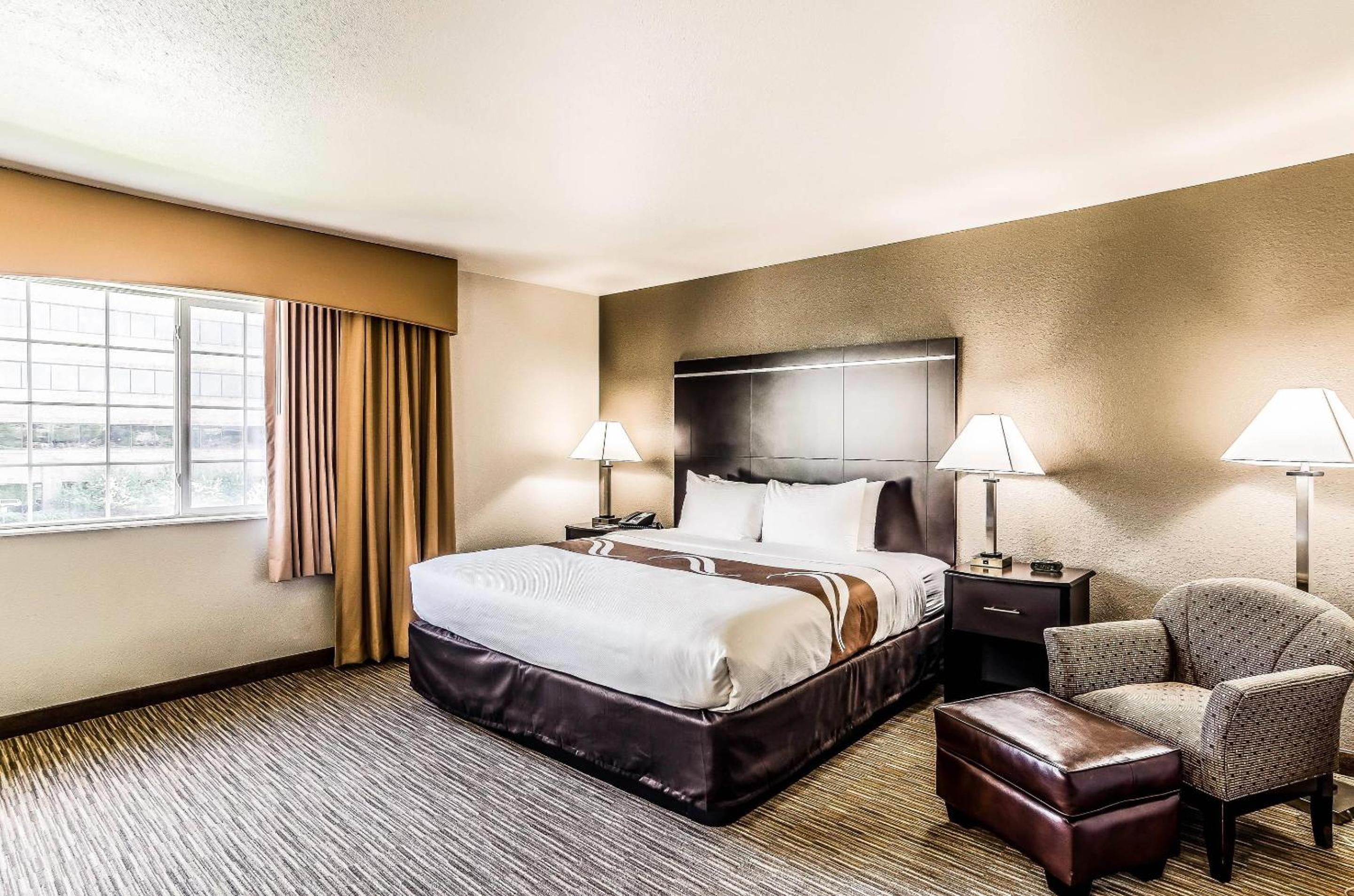 King Room Larger Unit - Accessible/Non-Smoking - Photo 1