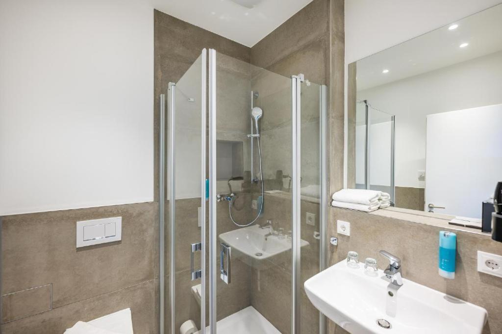 Economy Double Room photo 1