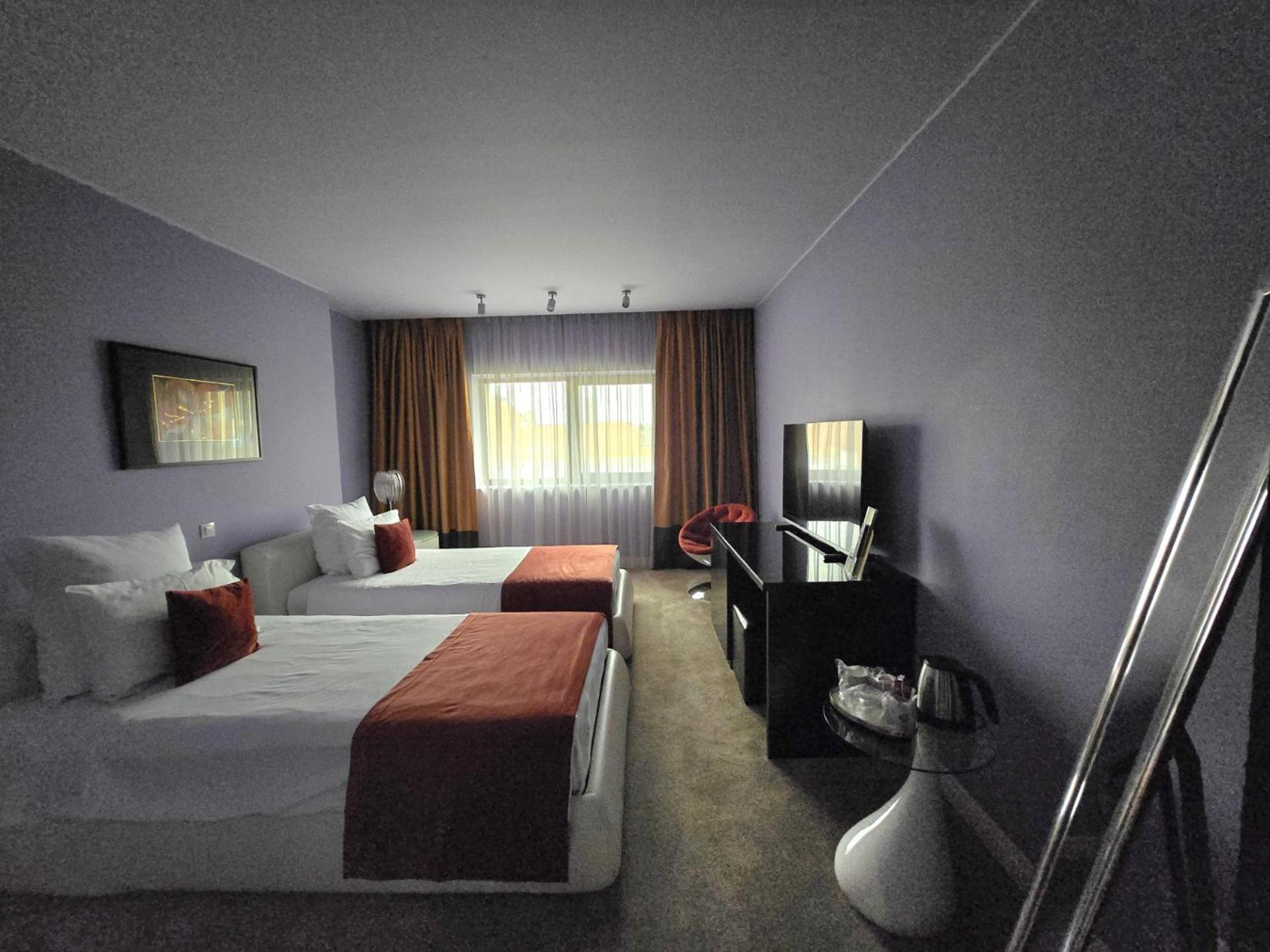 Deluxe Twin Room - Photo 1