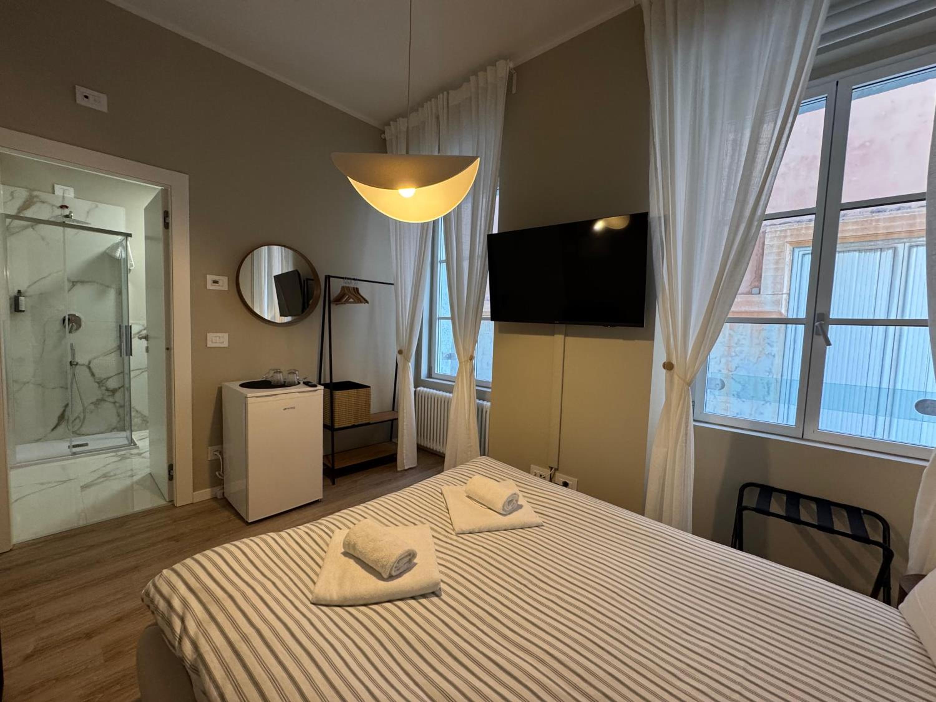 Small Double Room photo 1