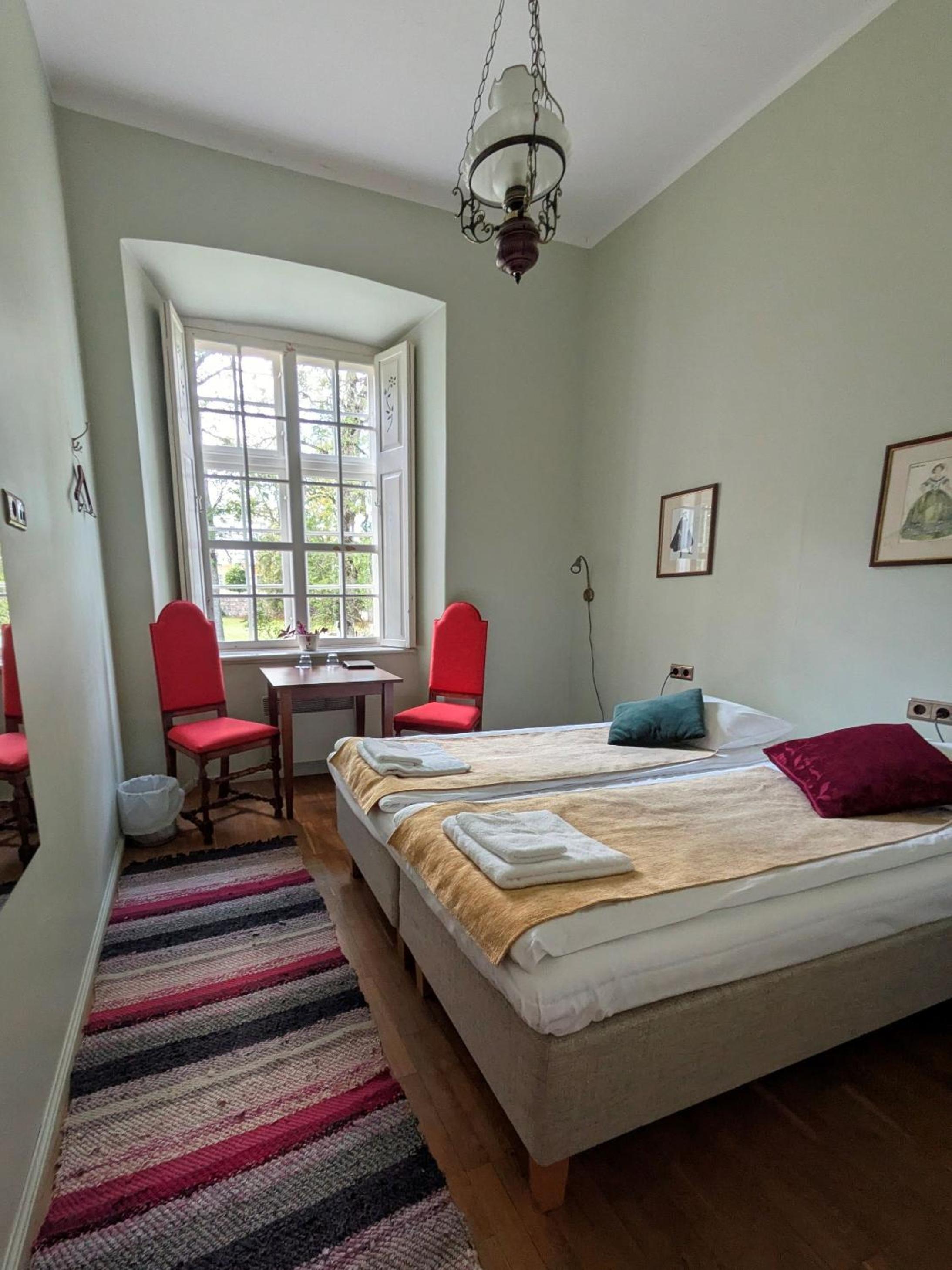 Economy Double Room photo 2
