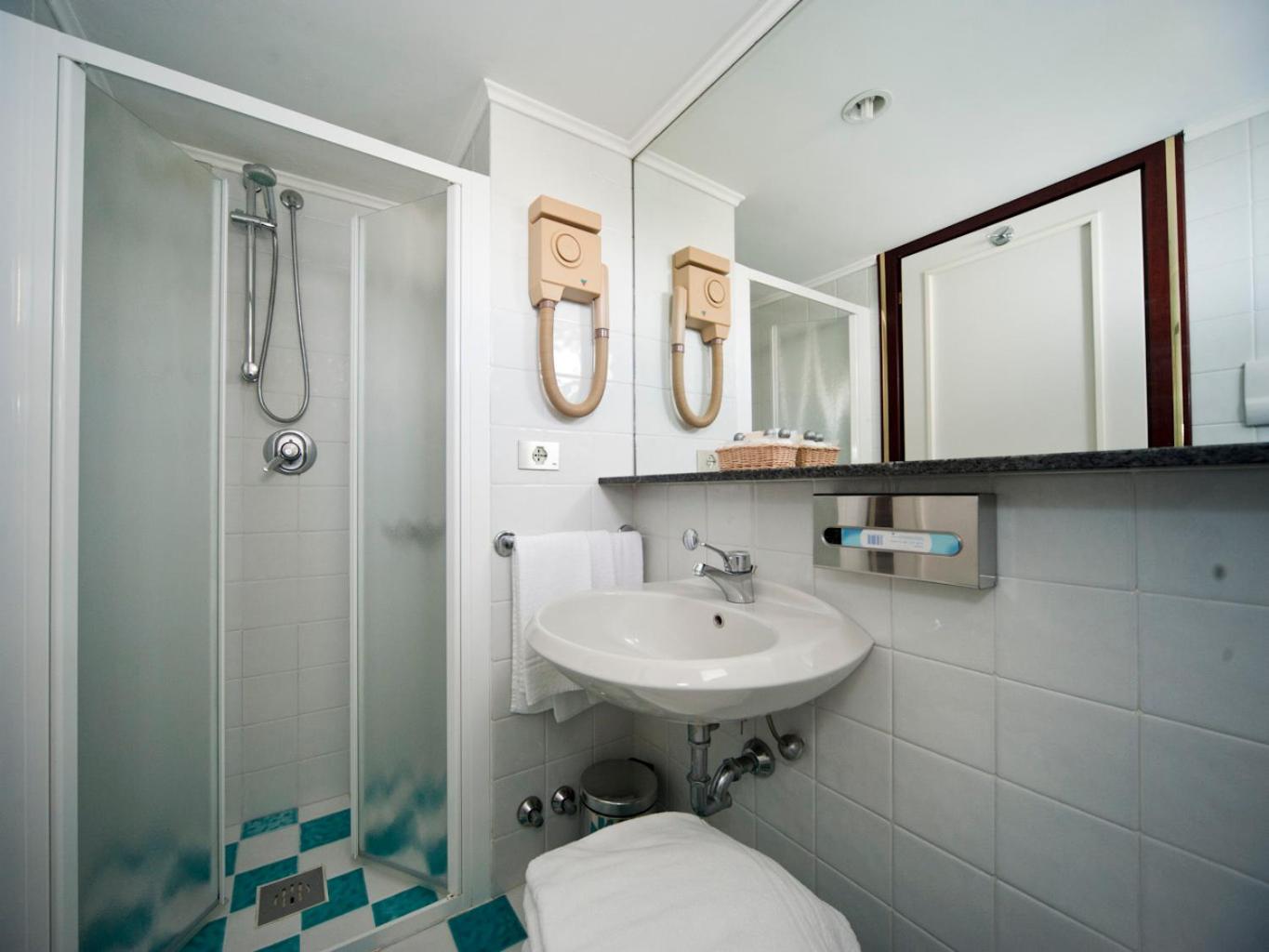 Classic Quadruple Room