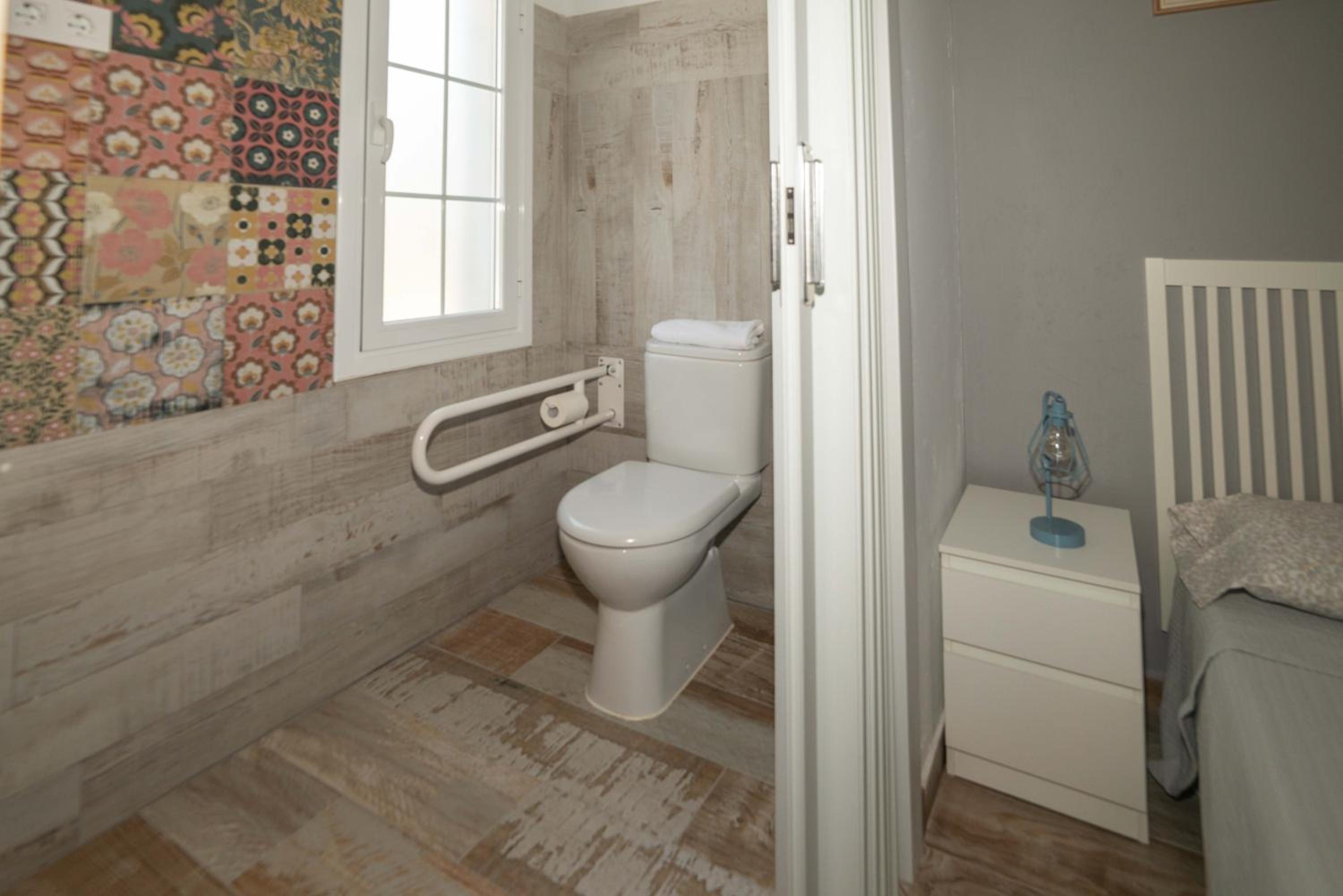 Queen Room - Disability Access