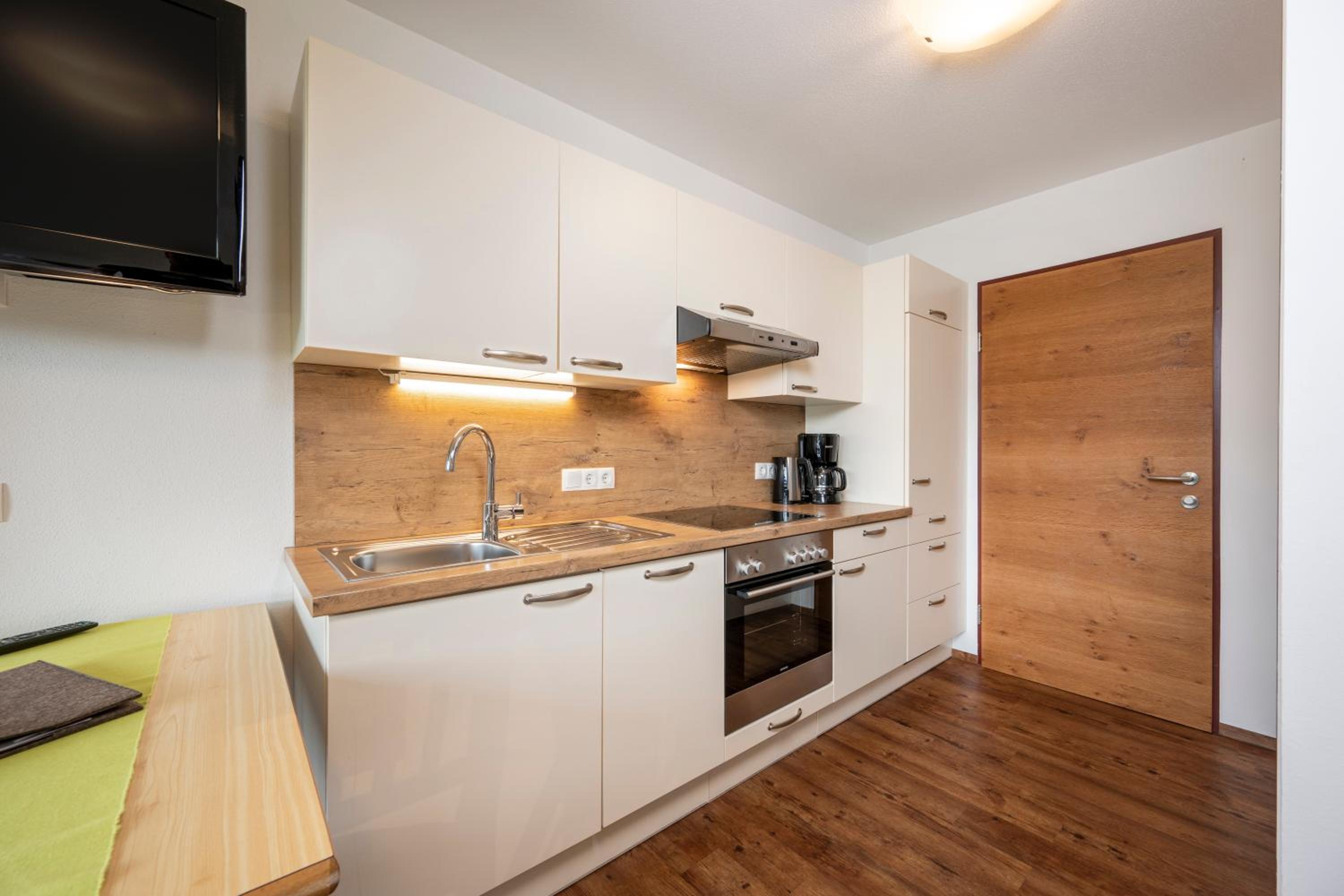 Studio Apartment - Photo 6