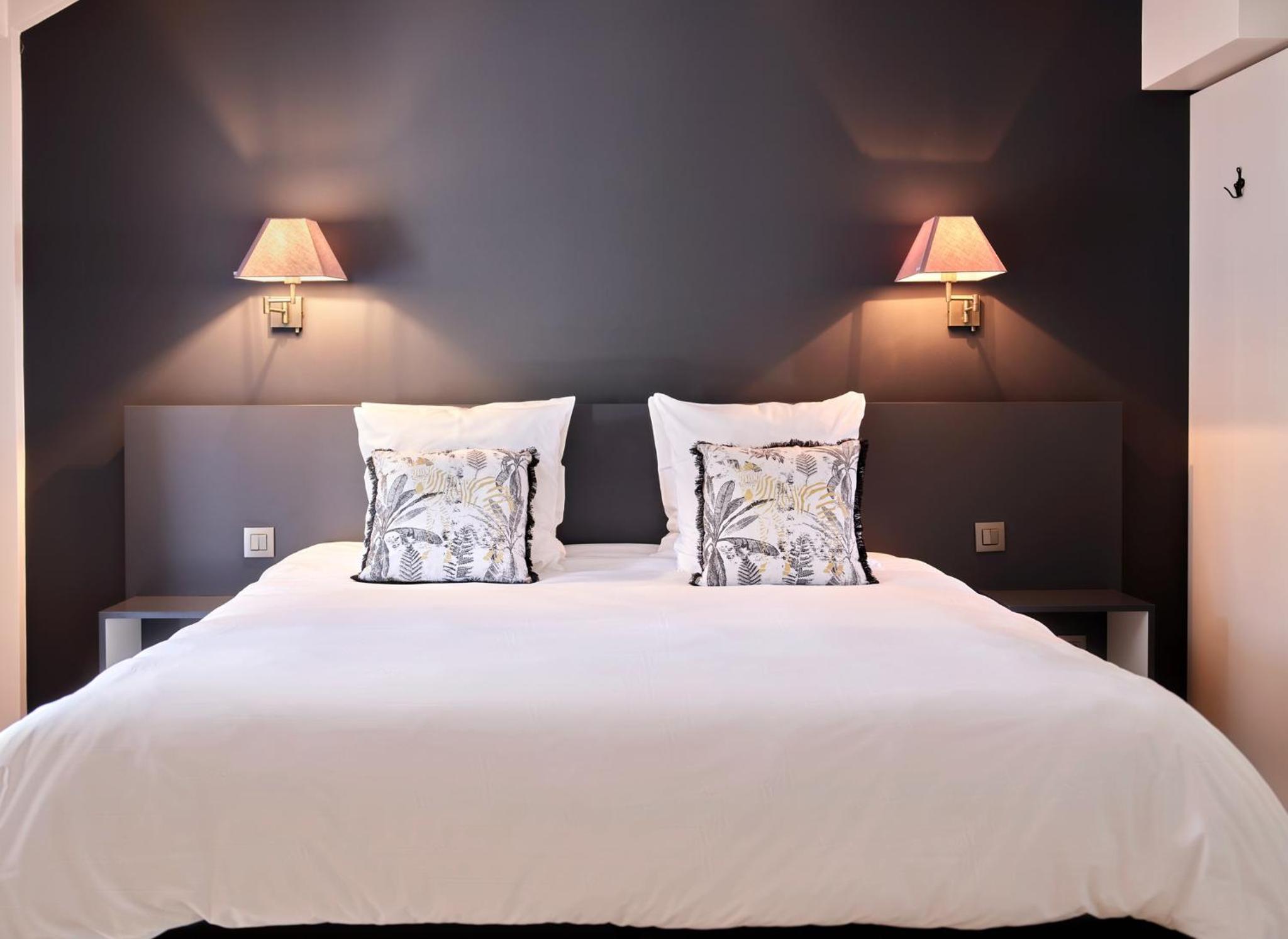 Deluxe Double Room with Bath photo 2
