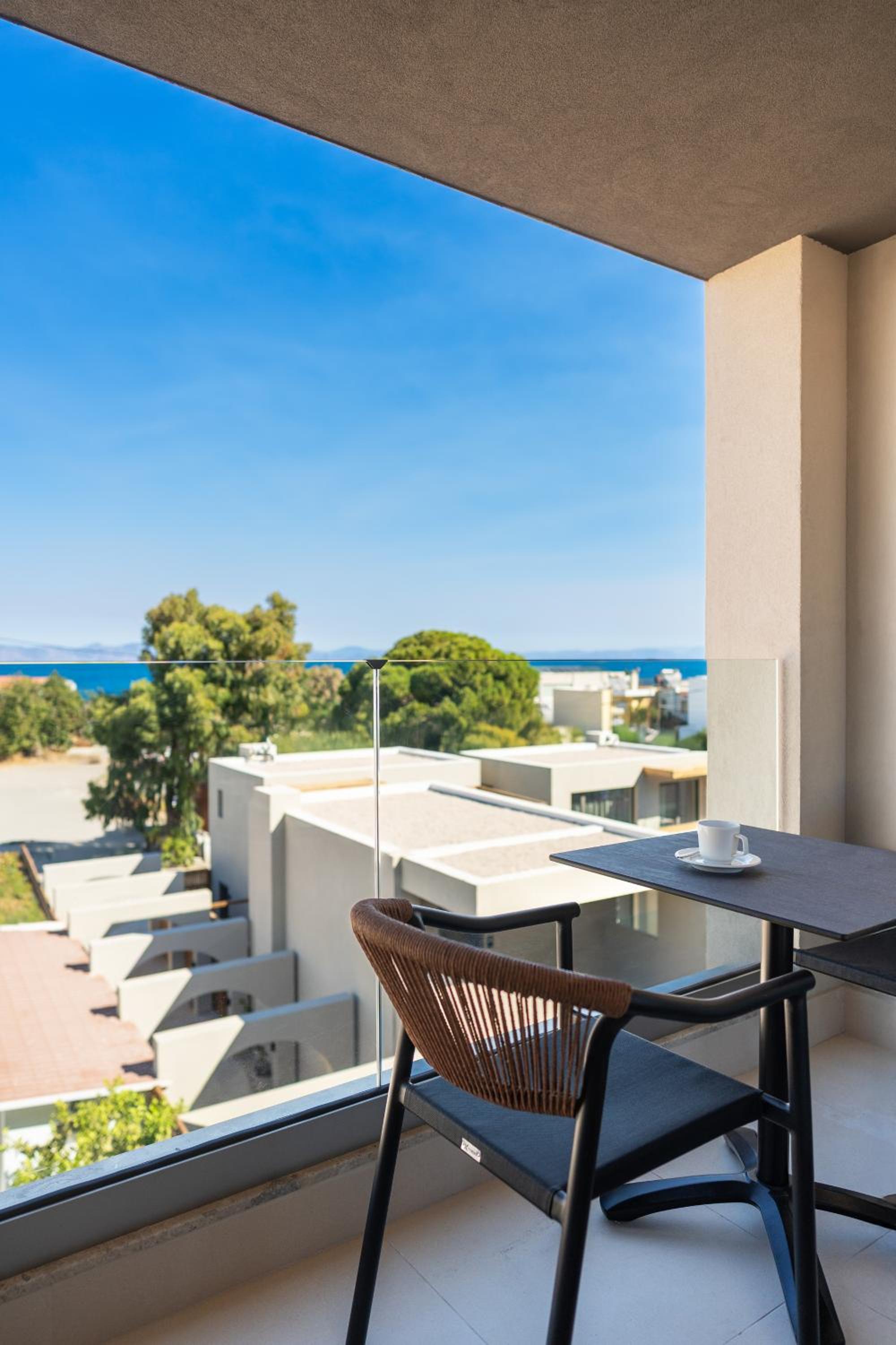Deluxe Double Room with Partial Sea View