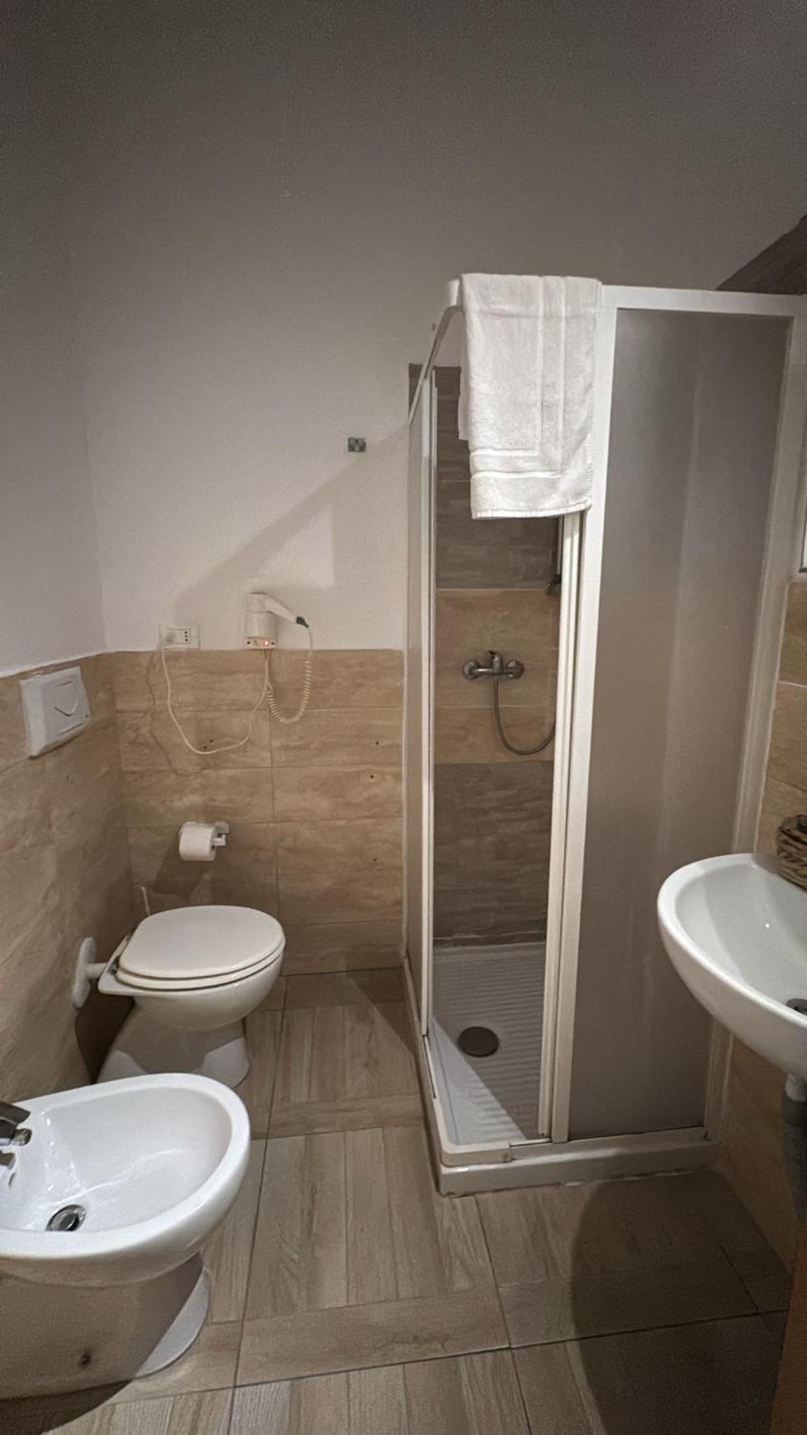 Double or Twin Room photo 2
