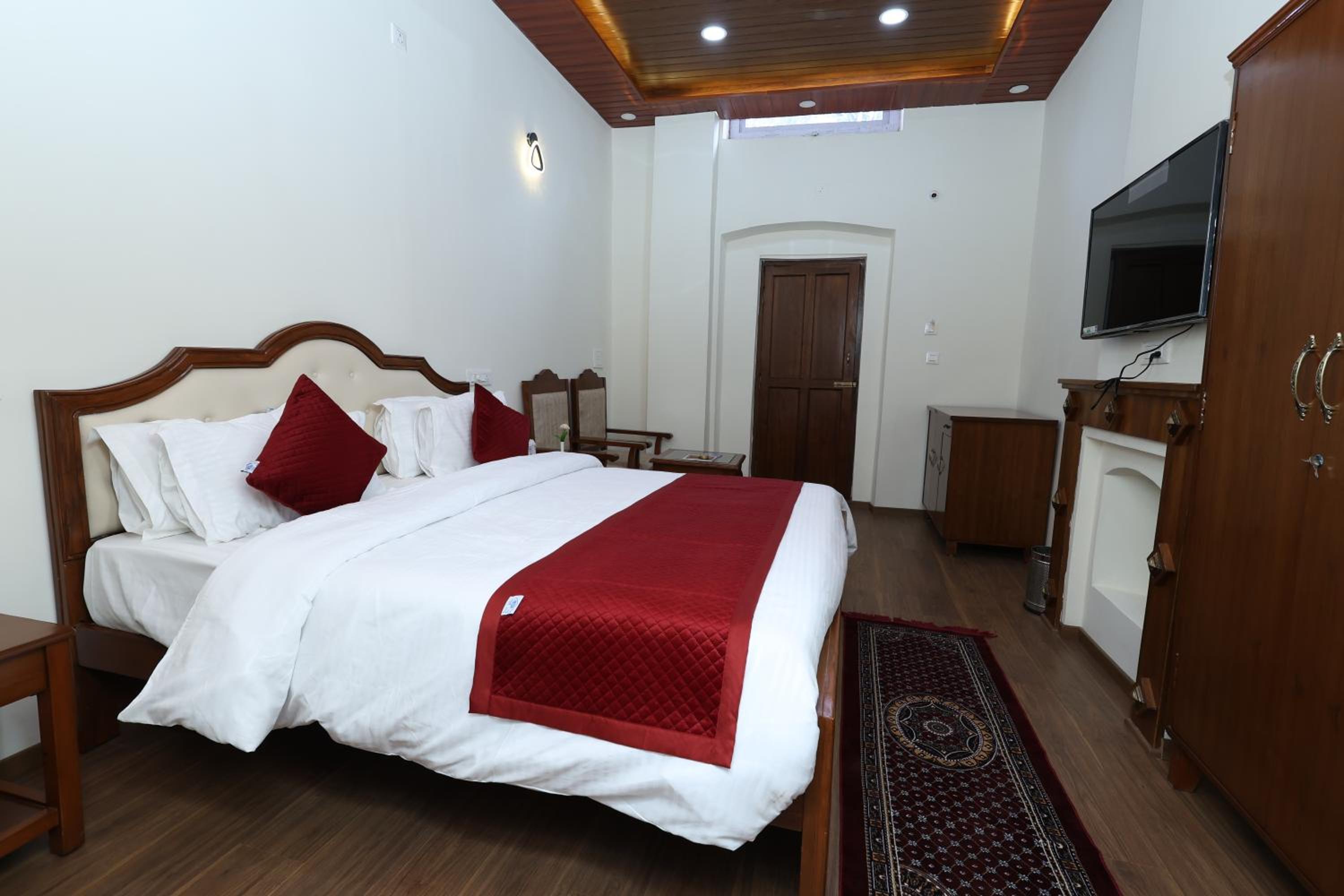 Deluxe Room - Photo 2