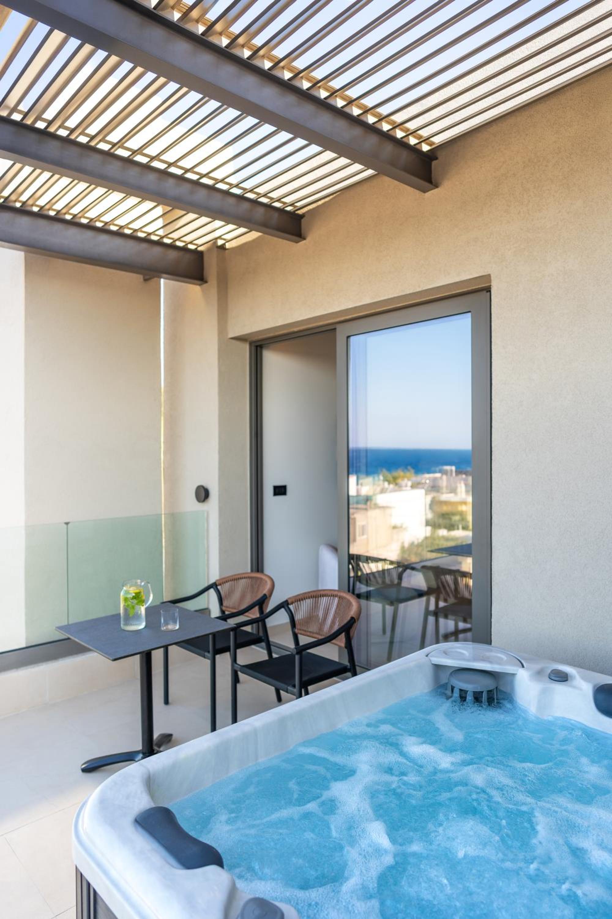 Executive Room with Hot Tub & Sea View