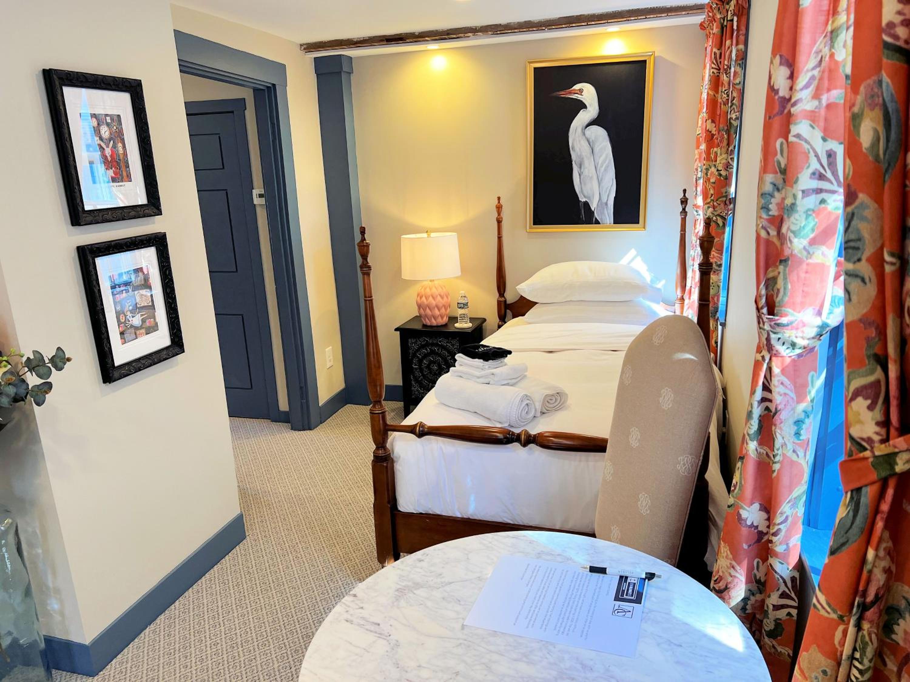 Deluxe Double Room with Bath photo 3