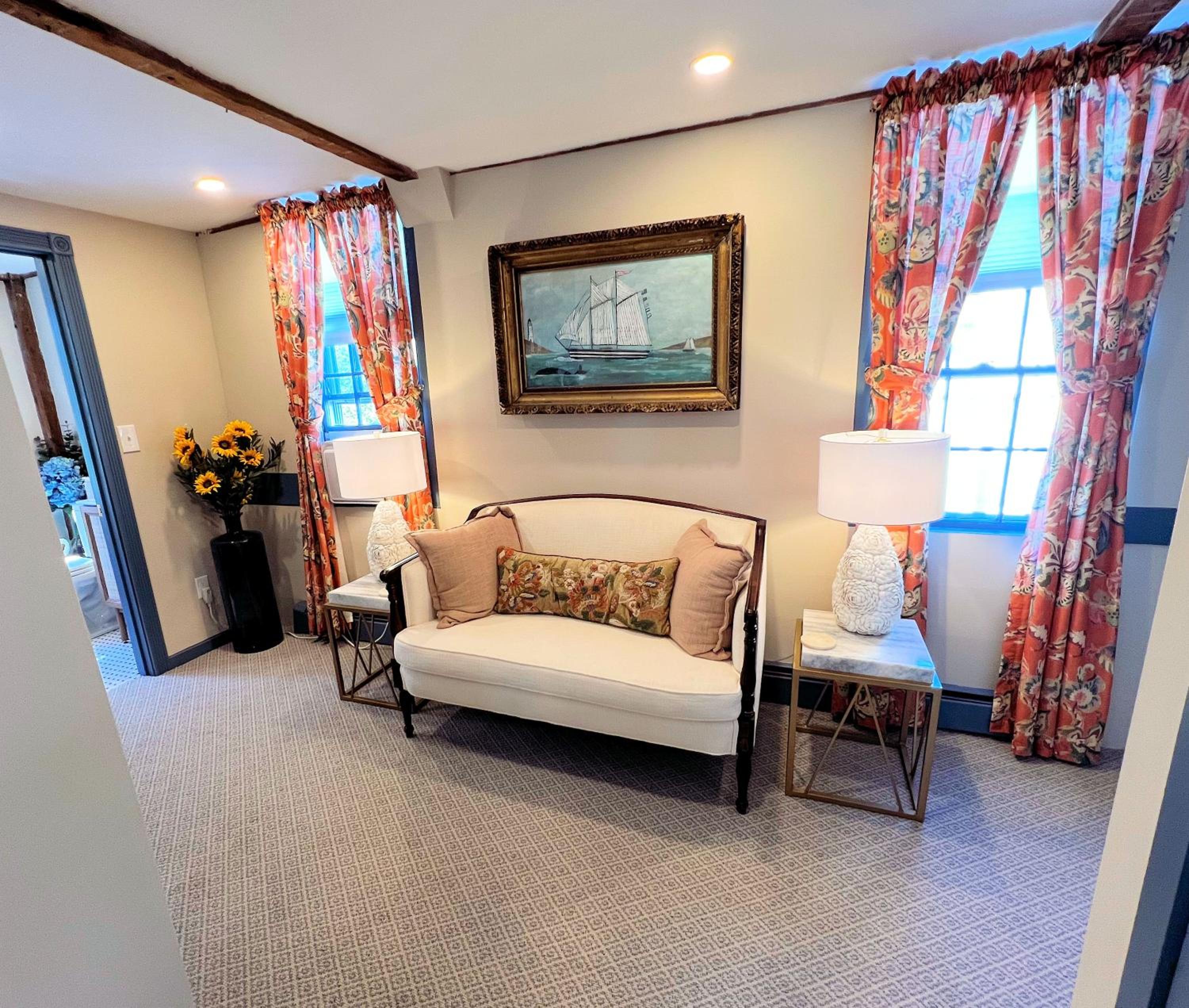 Deluxe Double Room with Bath photo 1