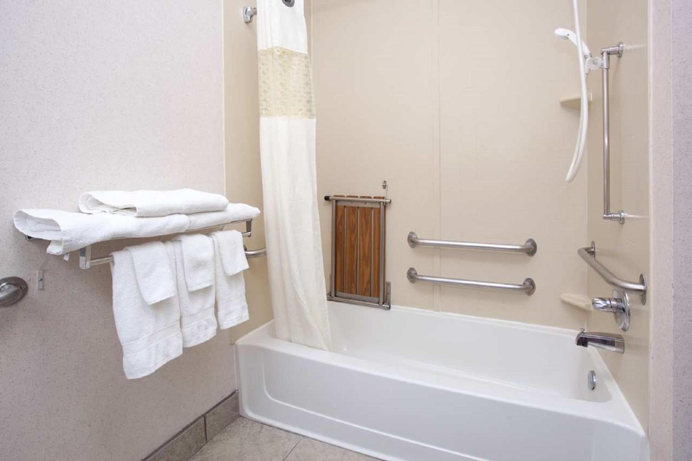 Deluxe King Room - Non-Smoking