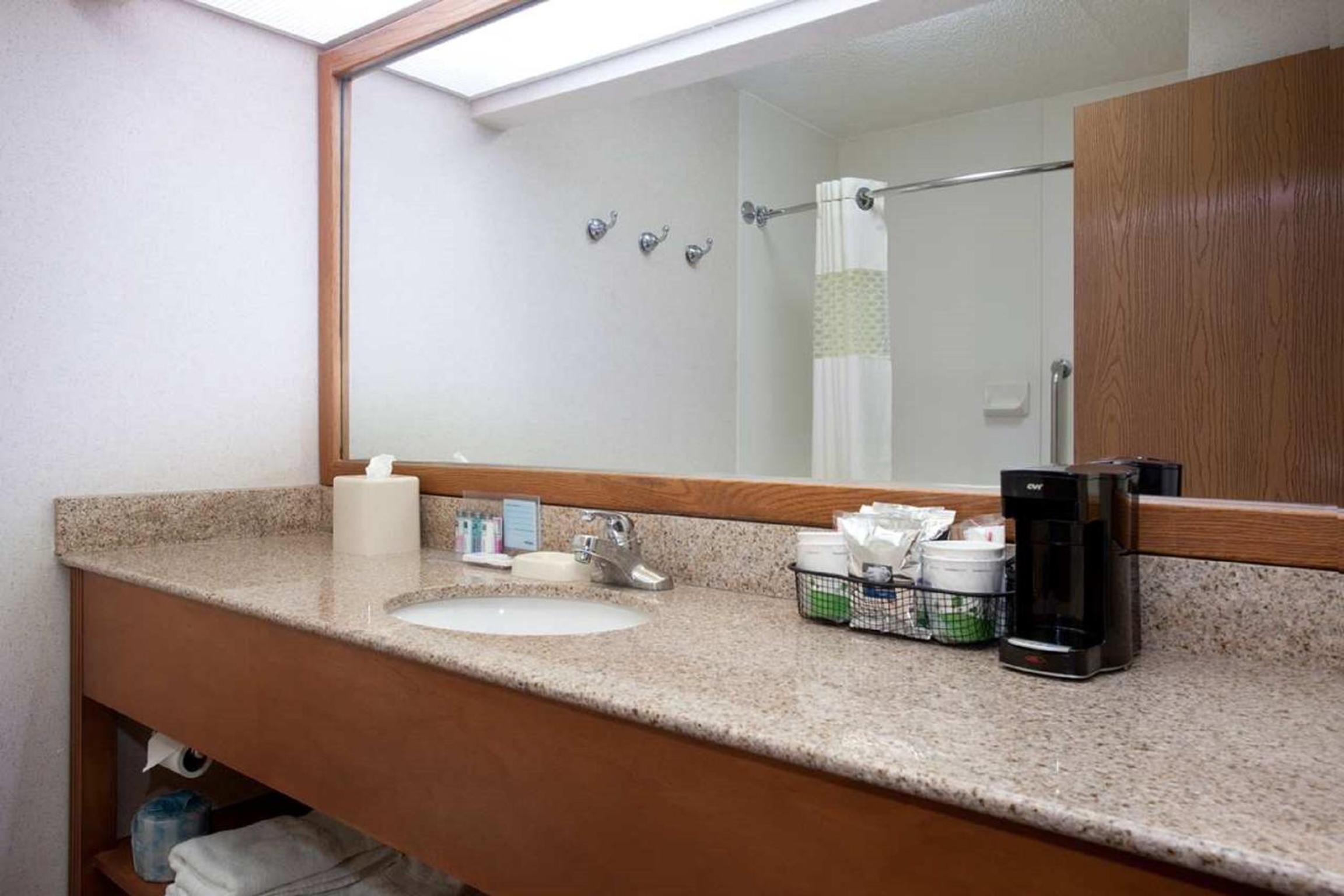 Deluxe King Room - Non-Smoking photo 3