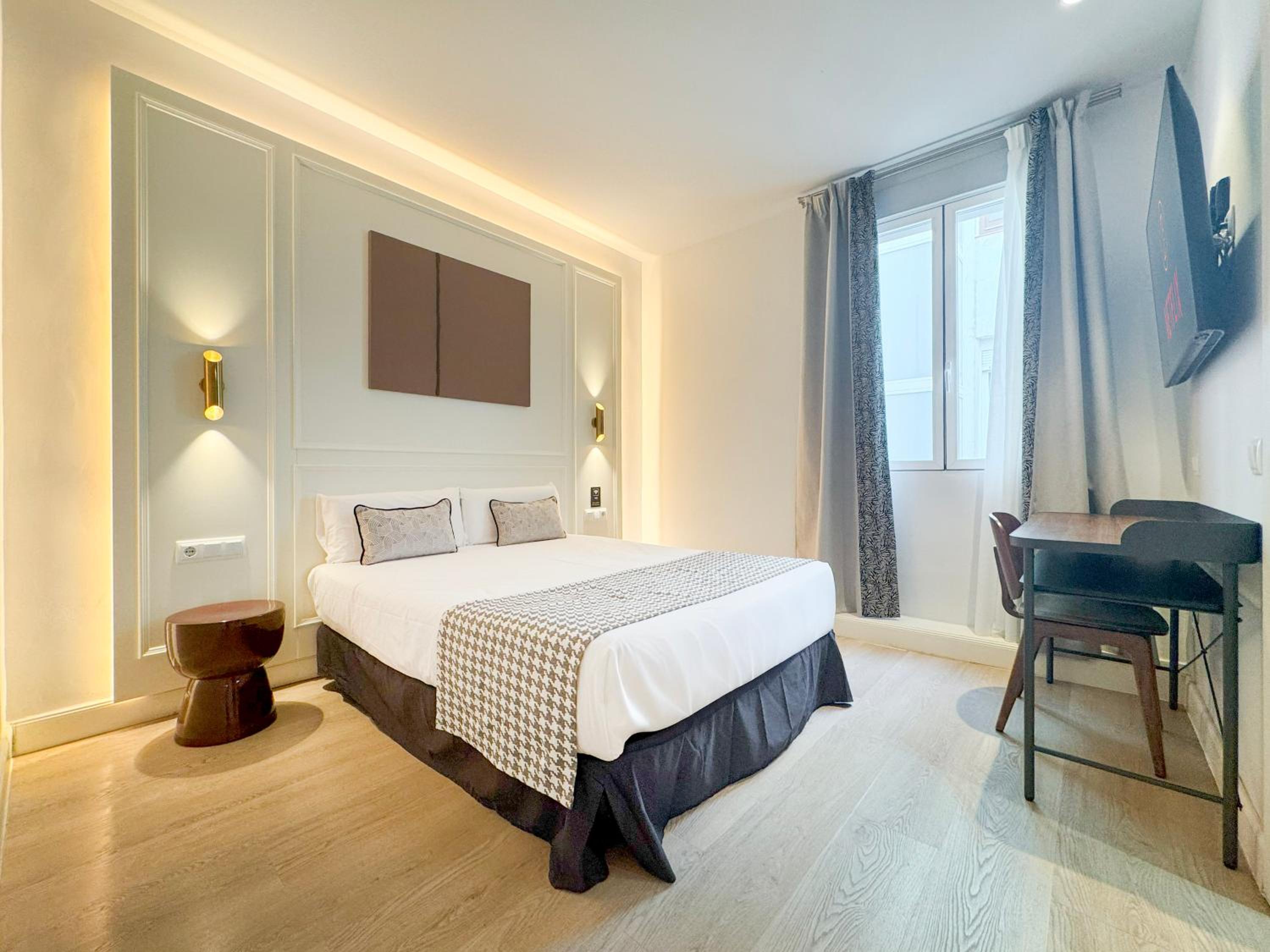 Large Double Room photo 2