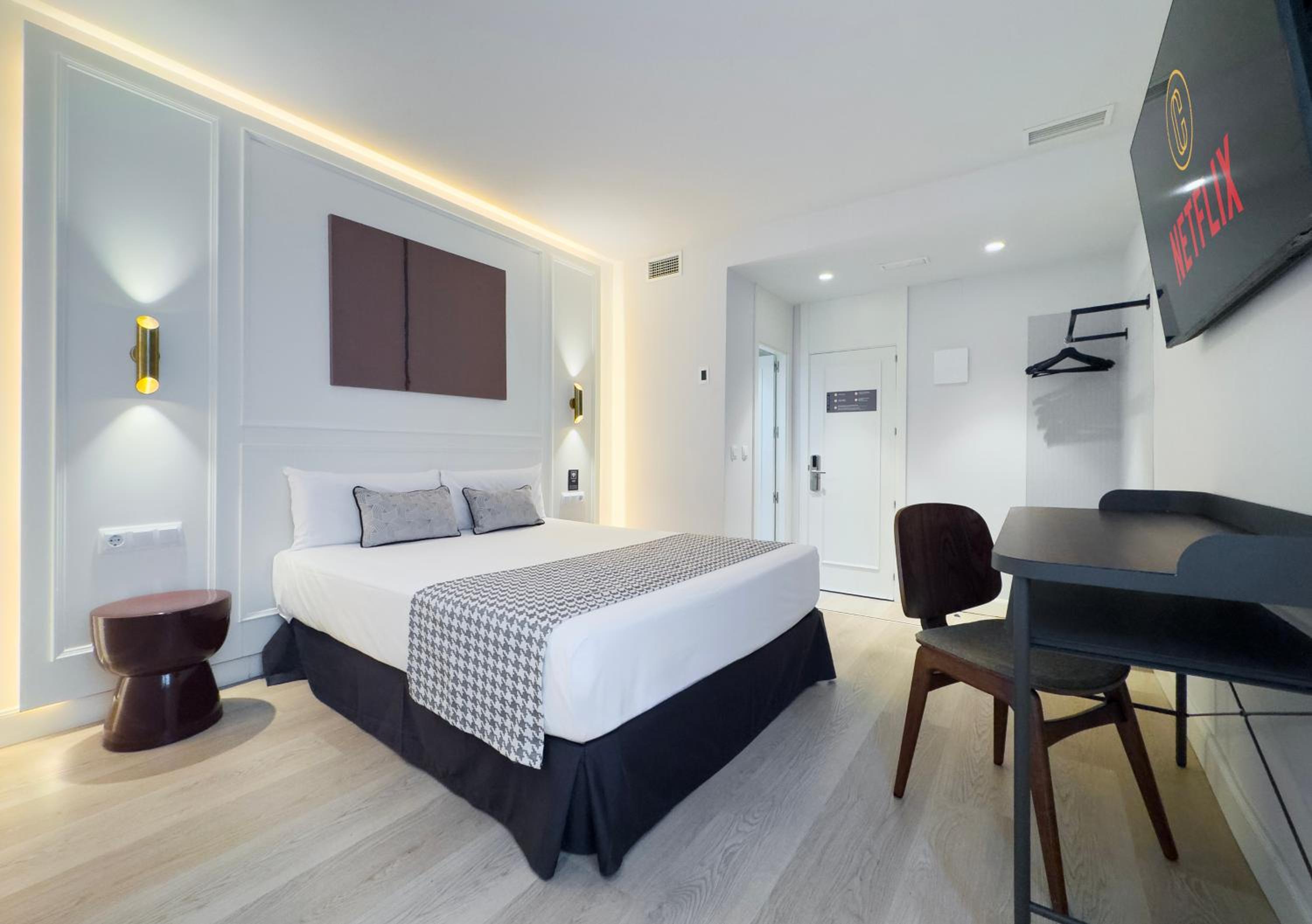 Large Double Room photo 2