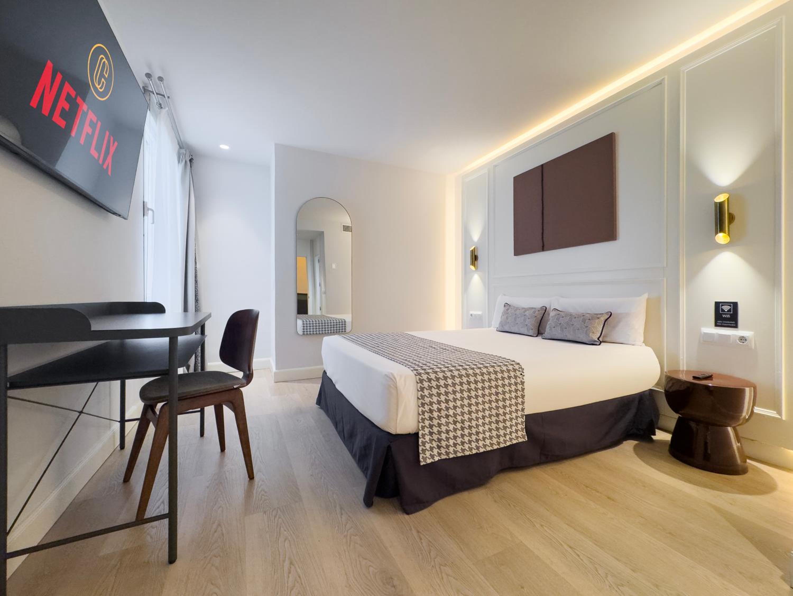 Large Double Room photo 3