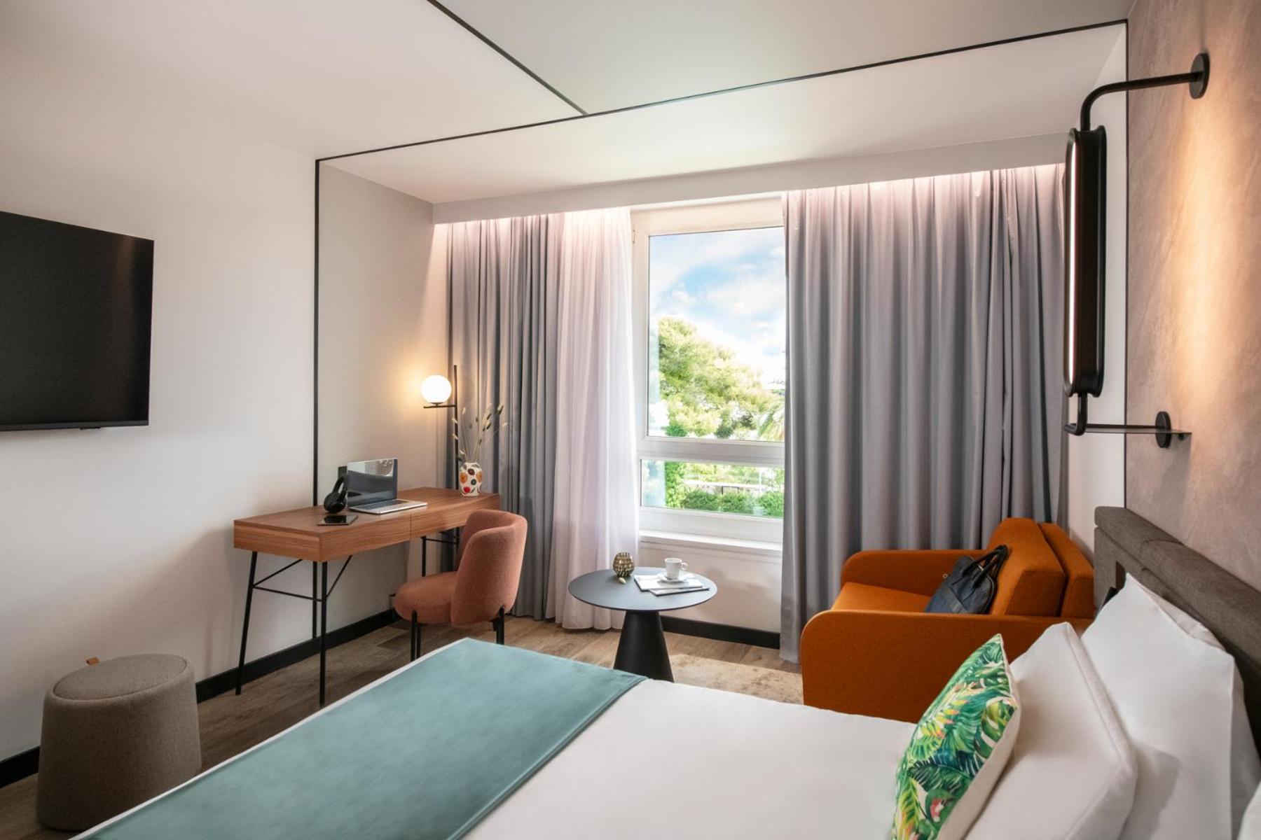 Executive Room with 1 Kingsize bed and 1 single sofa bed - Garden Side - Photo 6