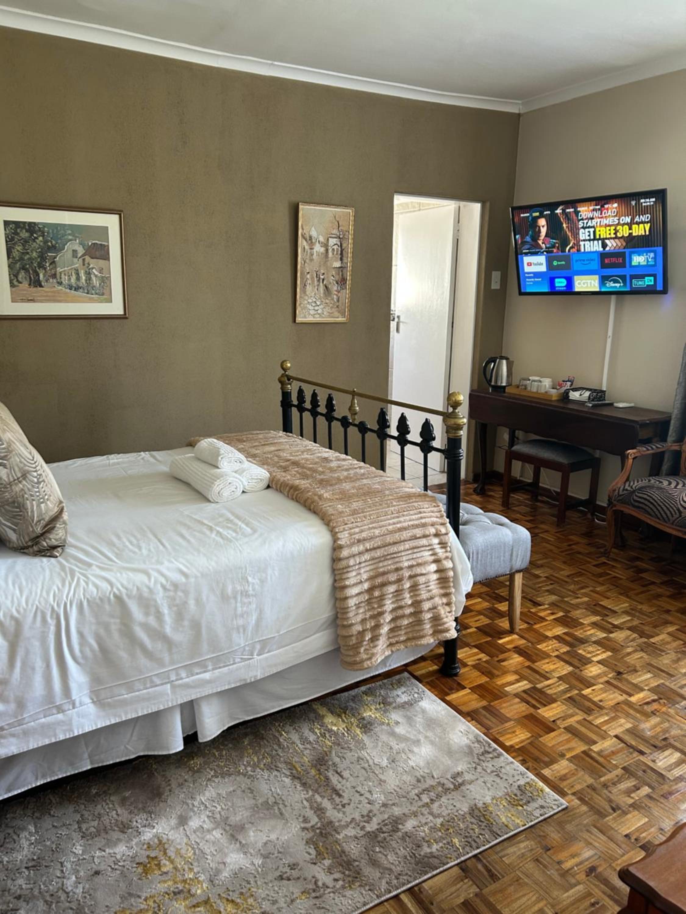 Standard Queen Room photo 3