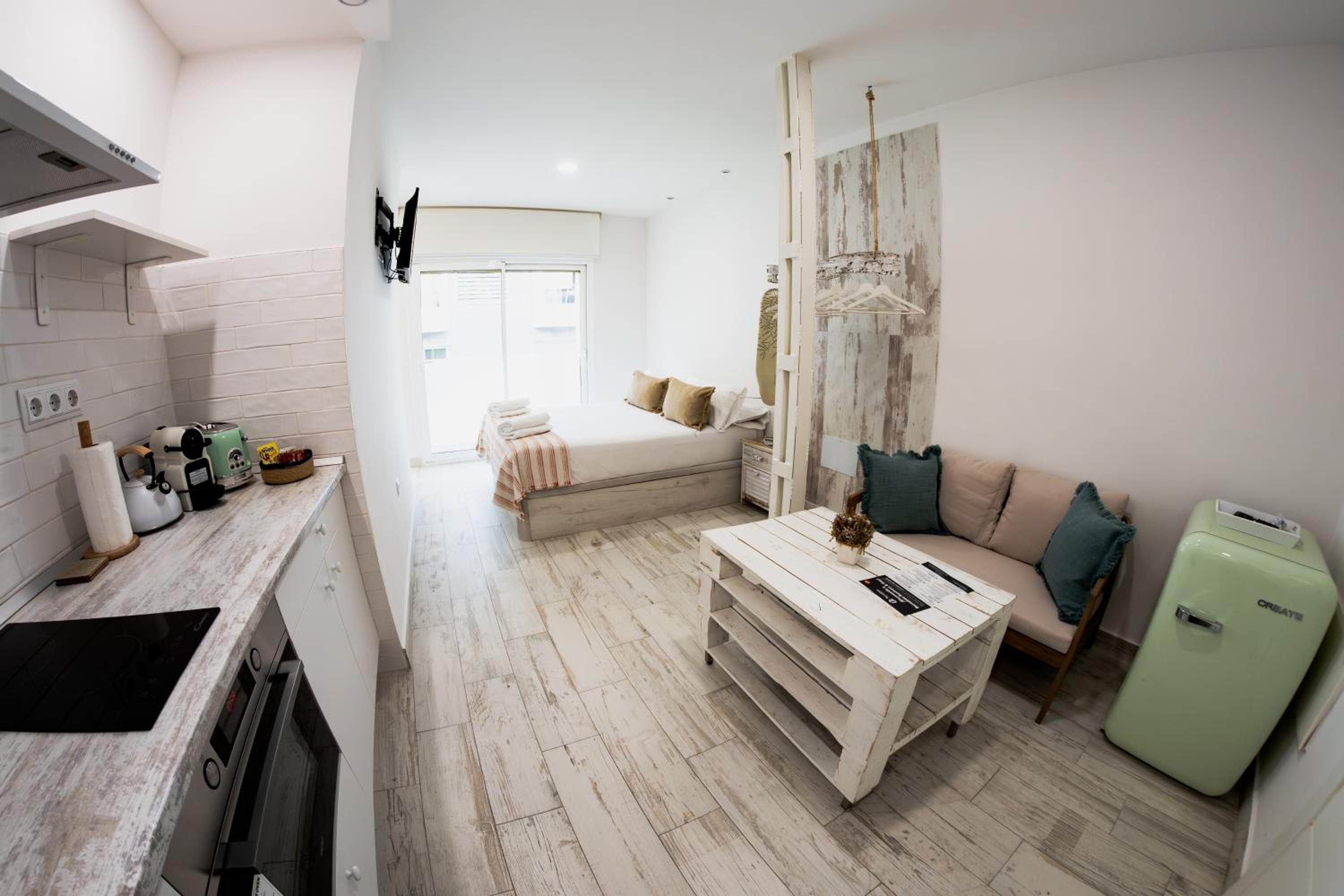 Apartment photo 2