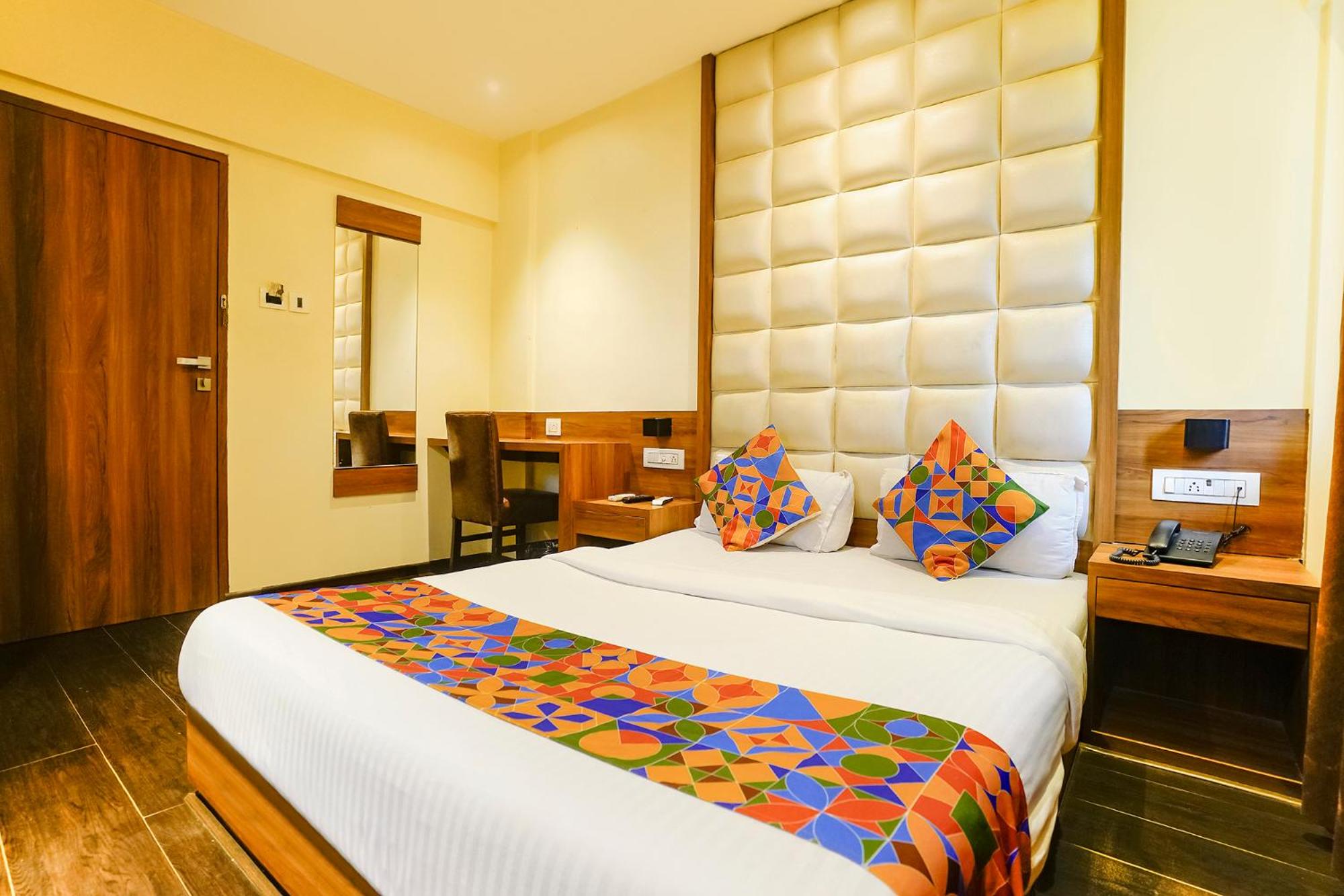 Deluxe Room - Photo 2