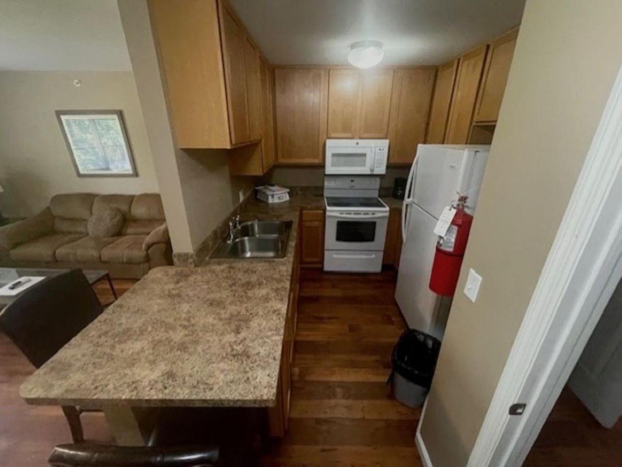 Queen Suite photo 3