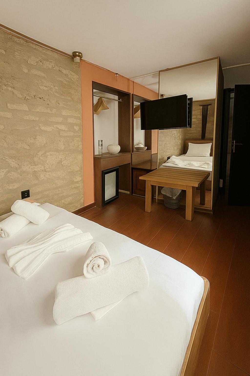 Economy Double Room photo 3