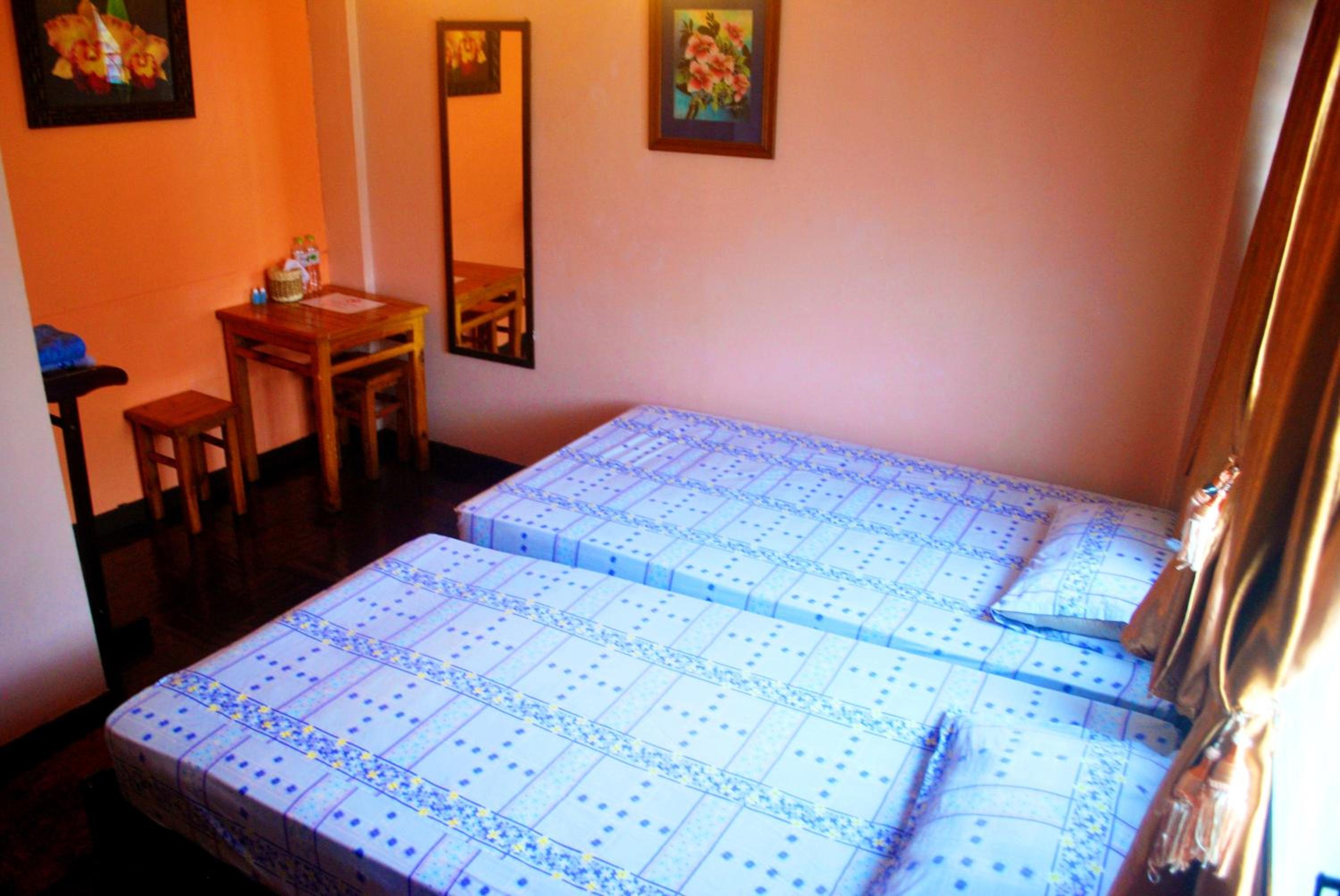 Twin Room with Private Bathroom photo 3