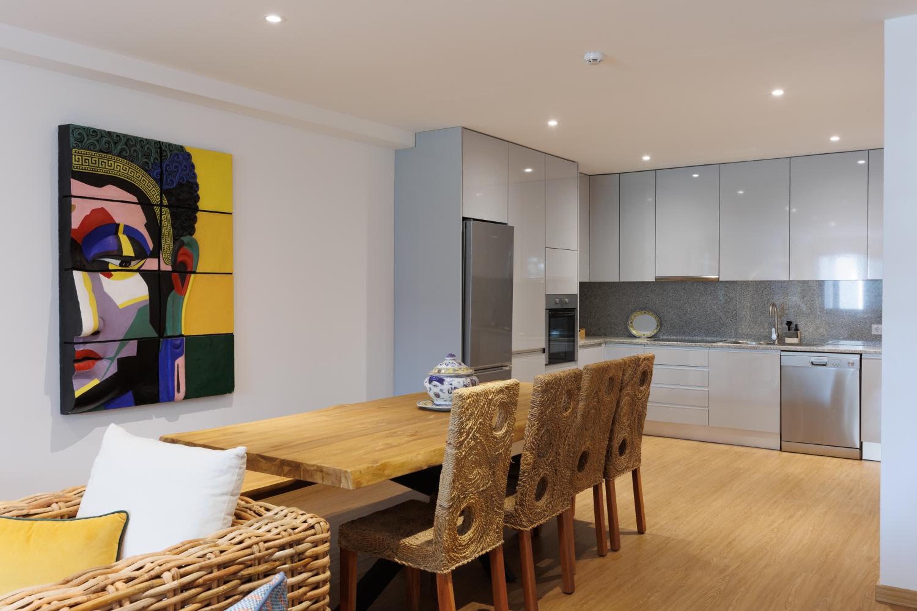 Four-Bedroom Apartment with Balcony