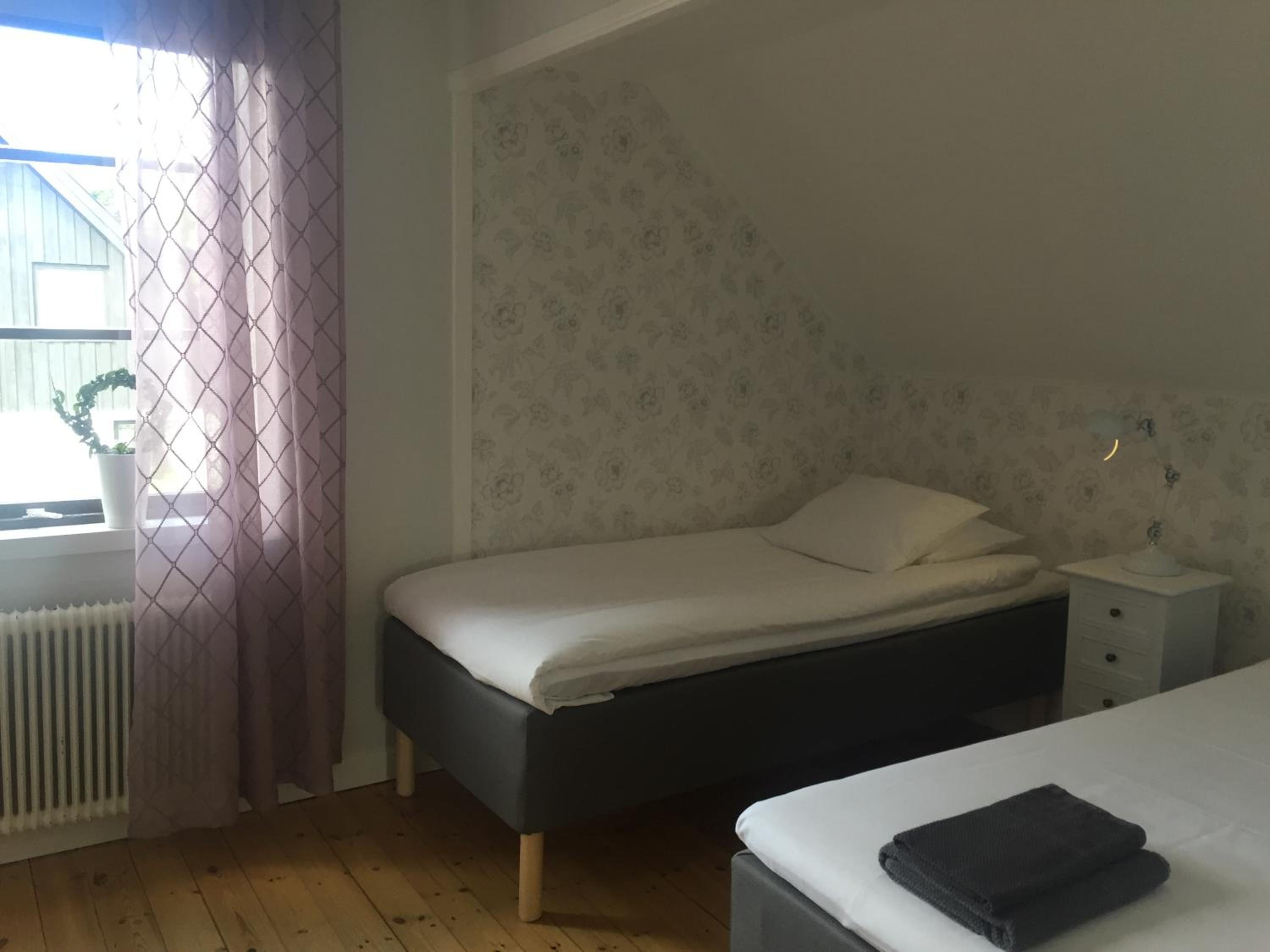 Large Single Room photo 2