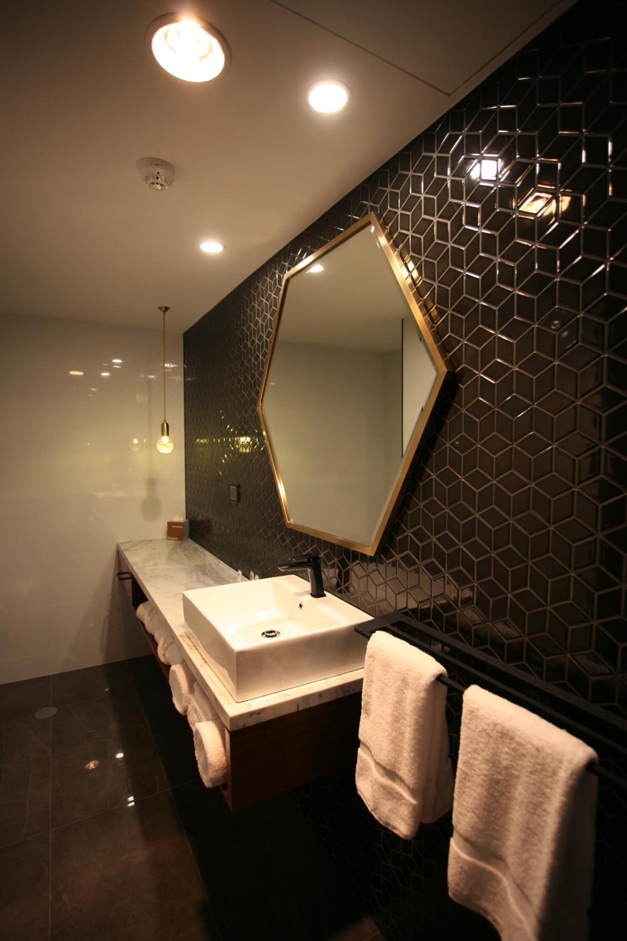Luxe Suite photo 3